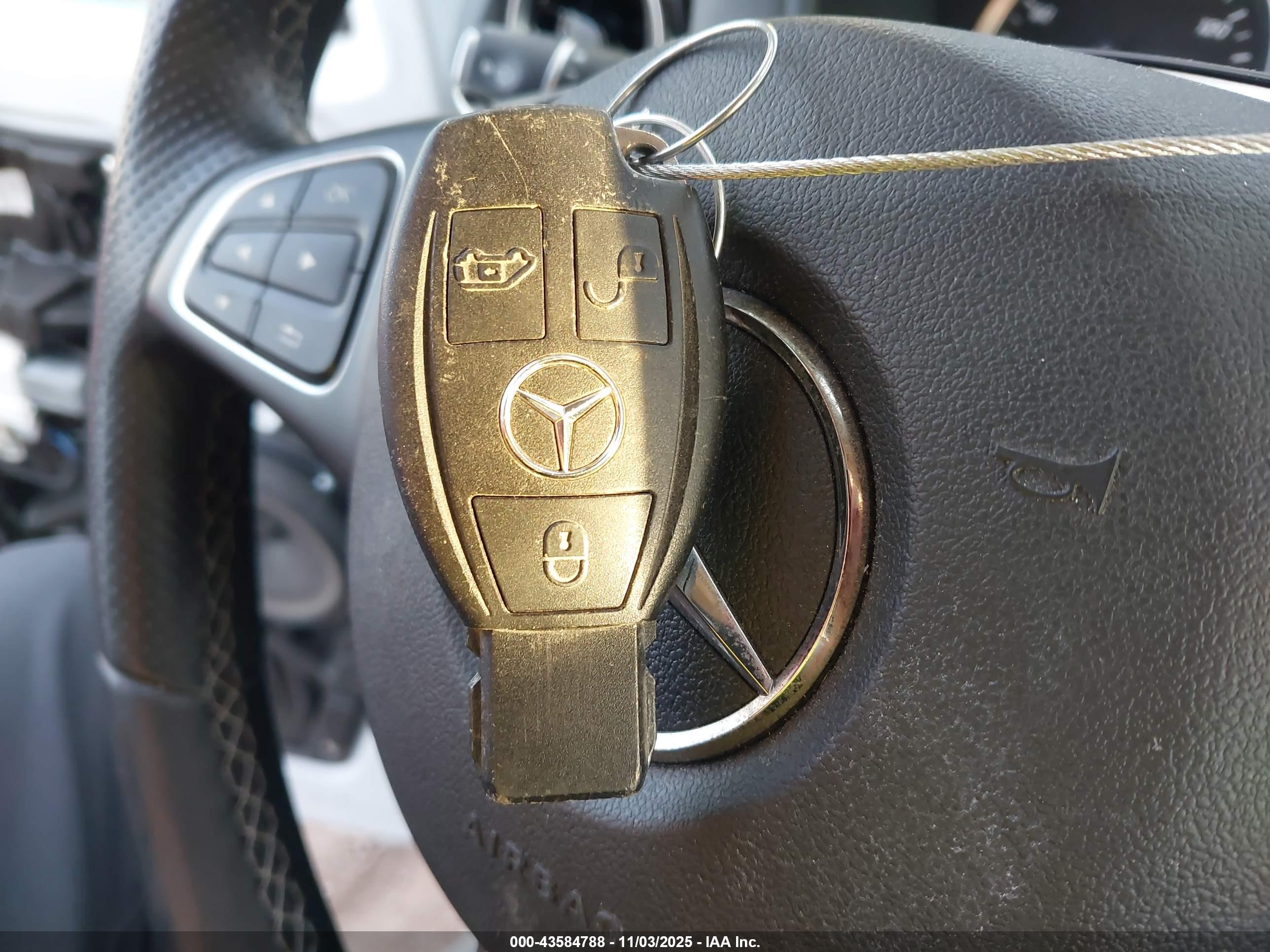 MERCEDES-BENZ METRIS image 11