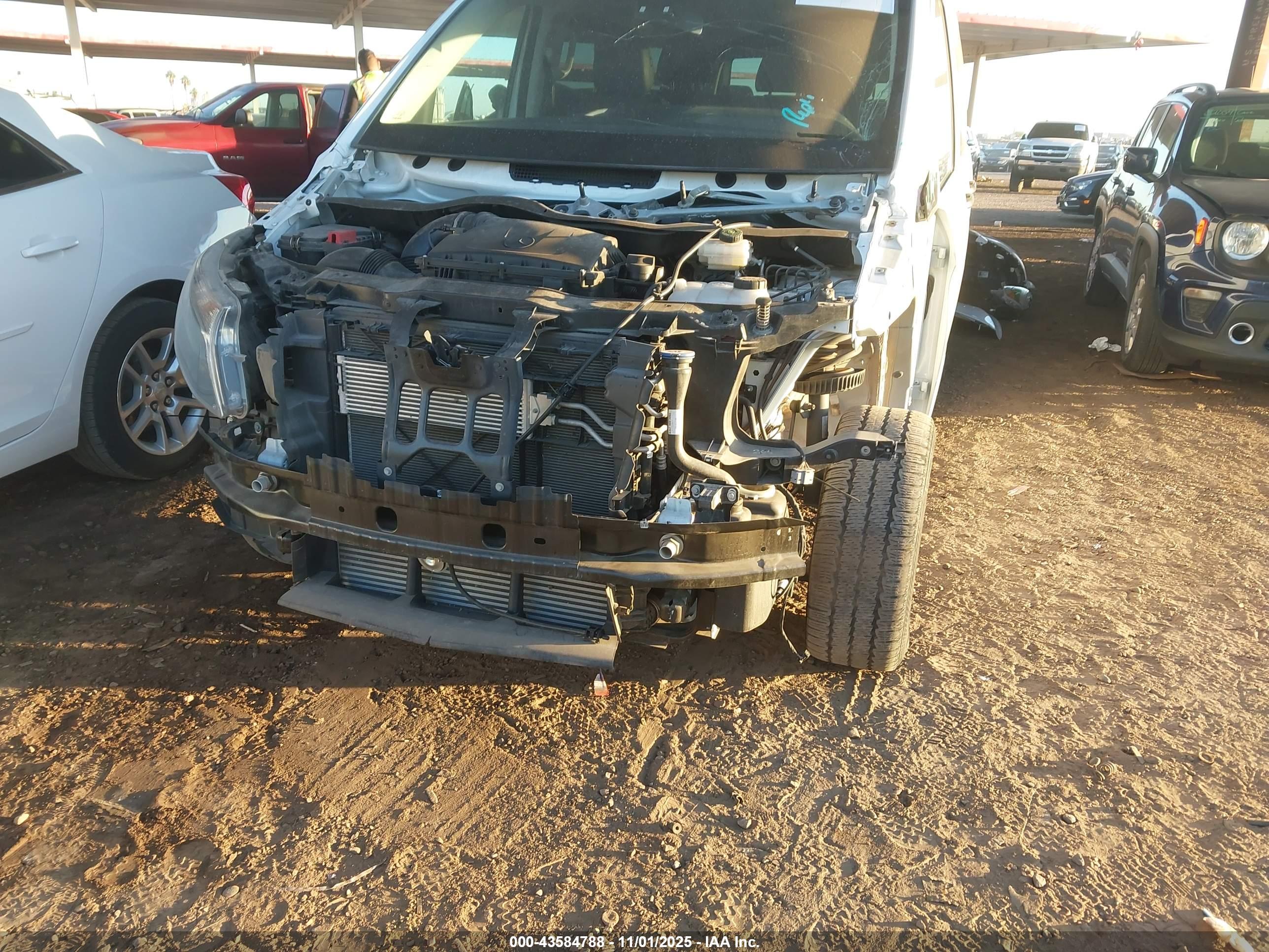 MERCEDES-BENZ METRIS image 6