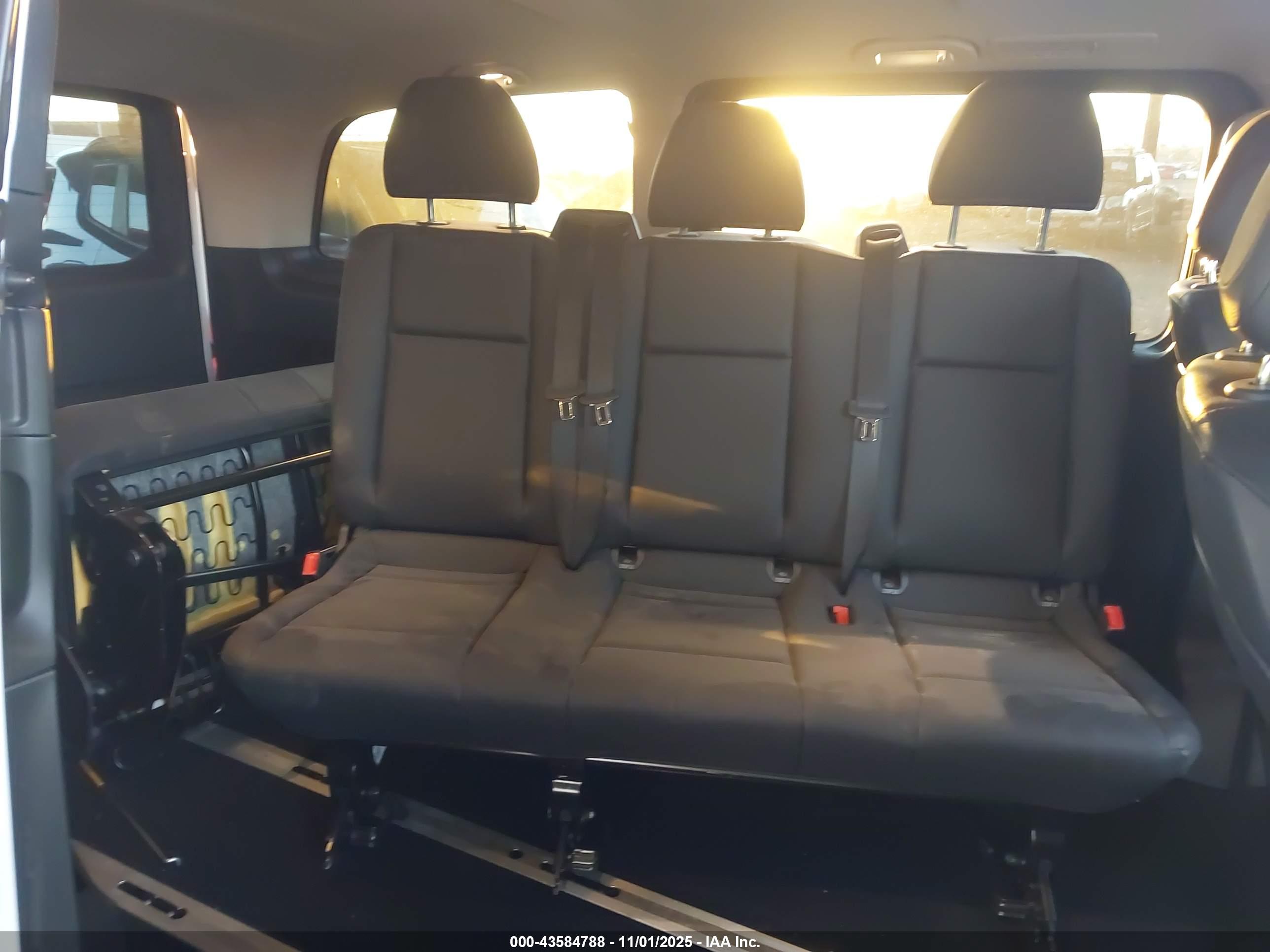 MERCEDES-BENZ METRIS image 8