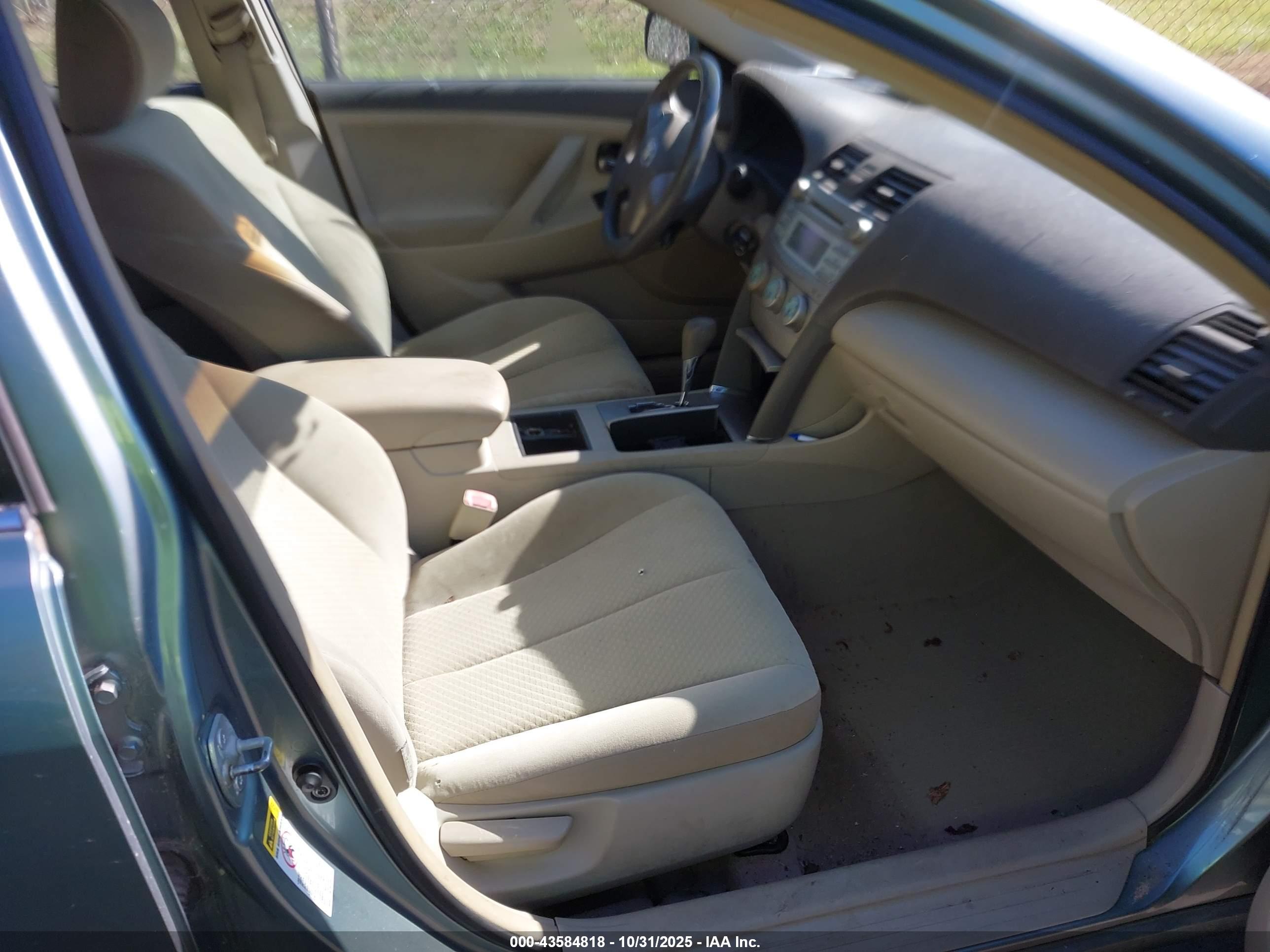 TOYOTA CAMRY image 5