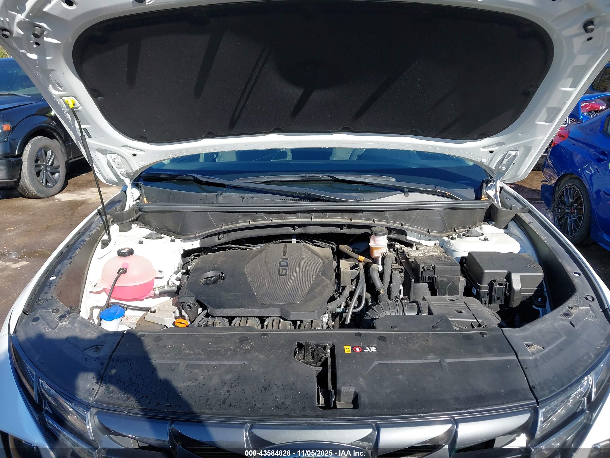 HYUNDAI TUCSON image 10