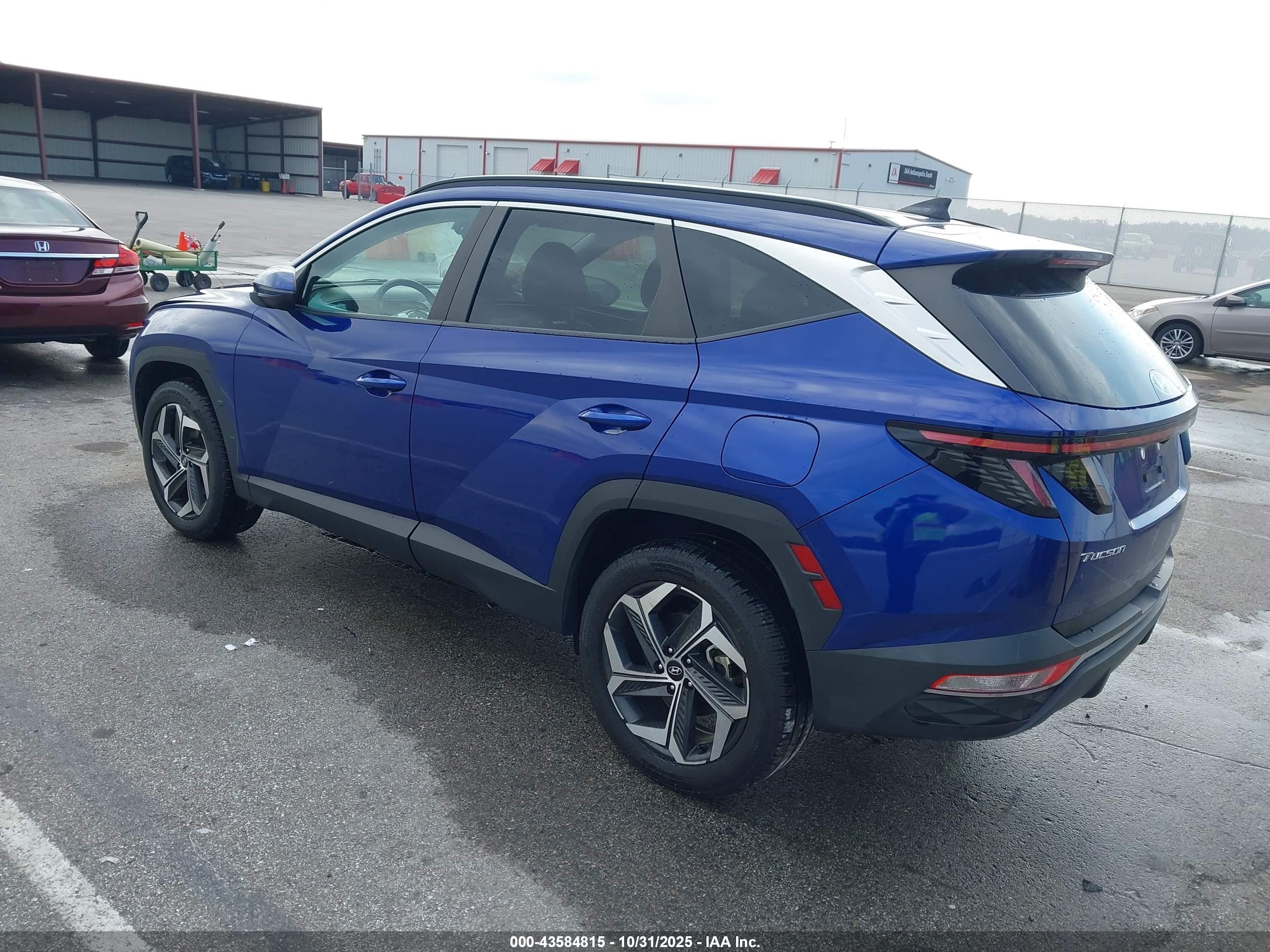 HYUNDAI TUCSON image 3