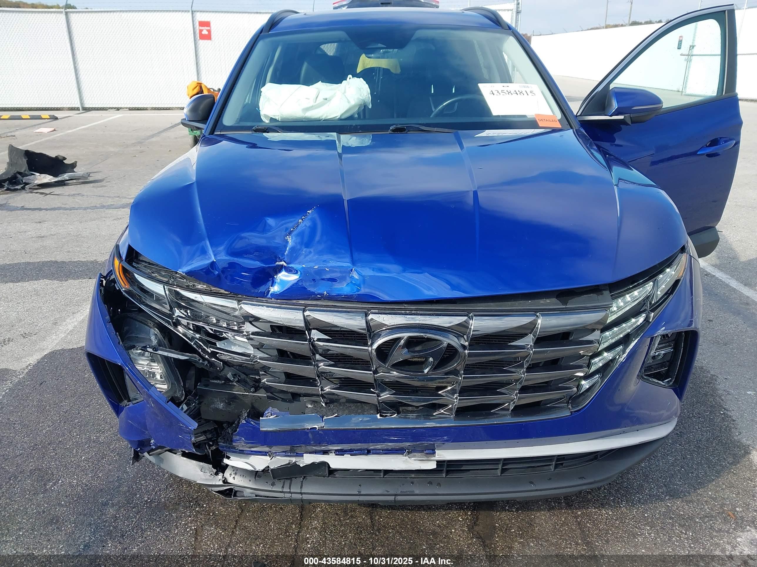 HYUNDAI TUCSON image 6