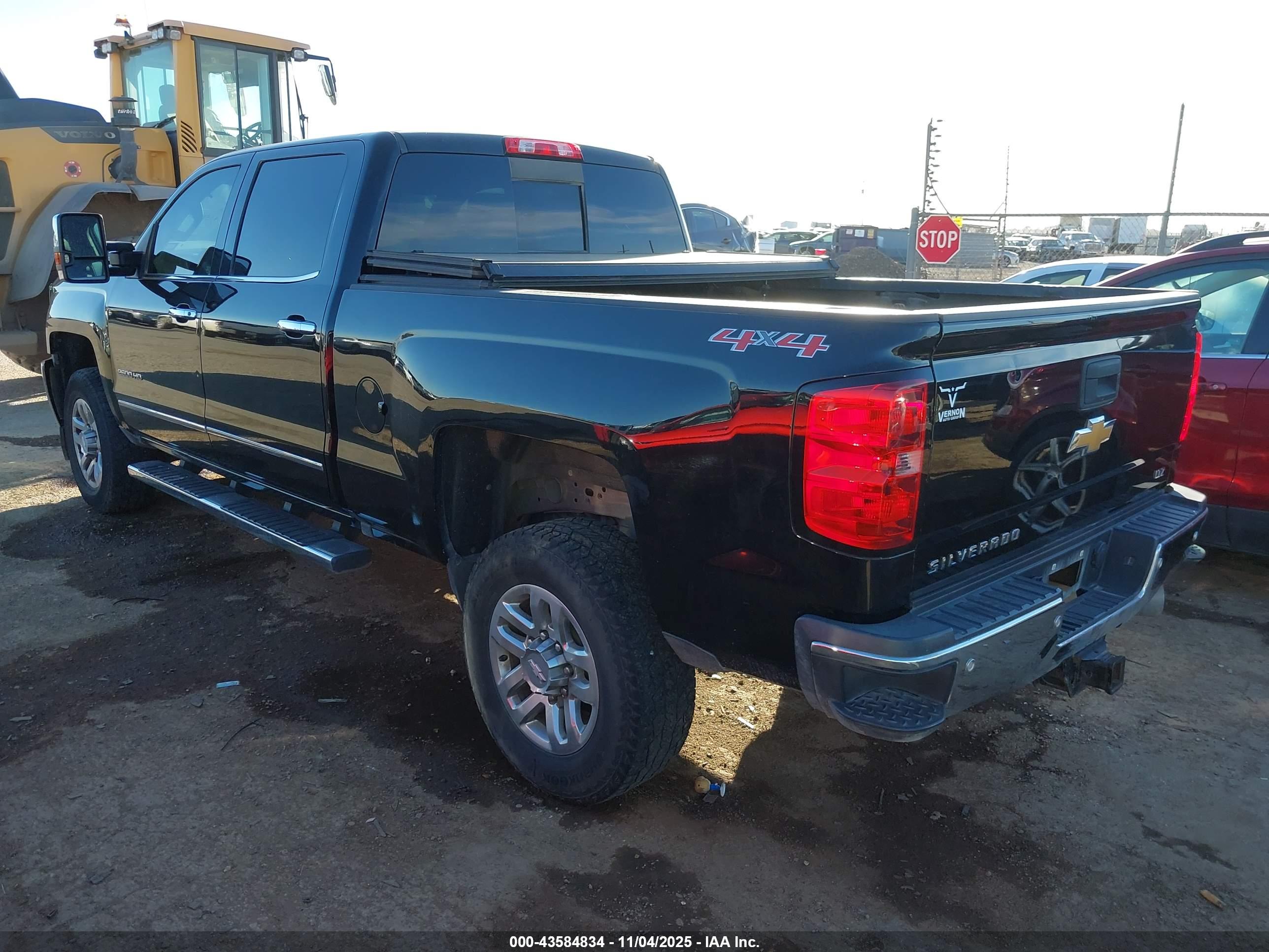 CHEVROLET SILVERADO image 3