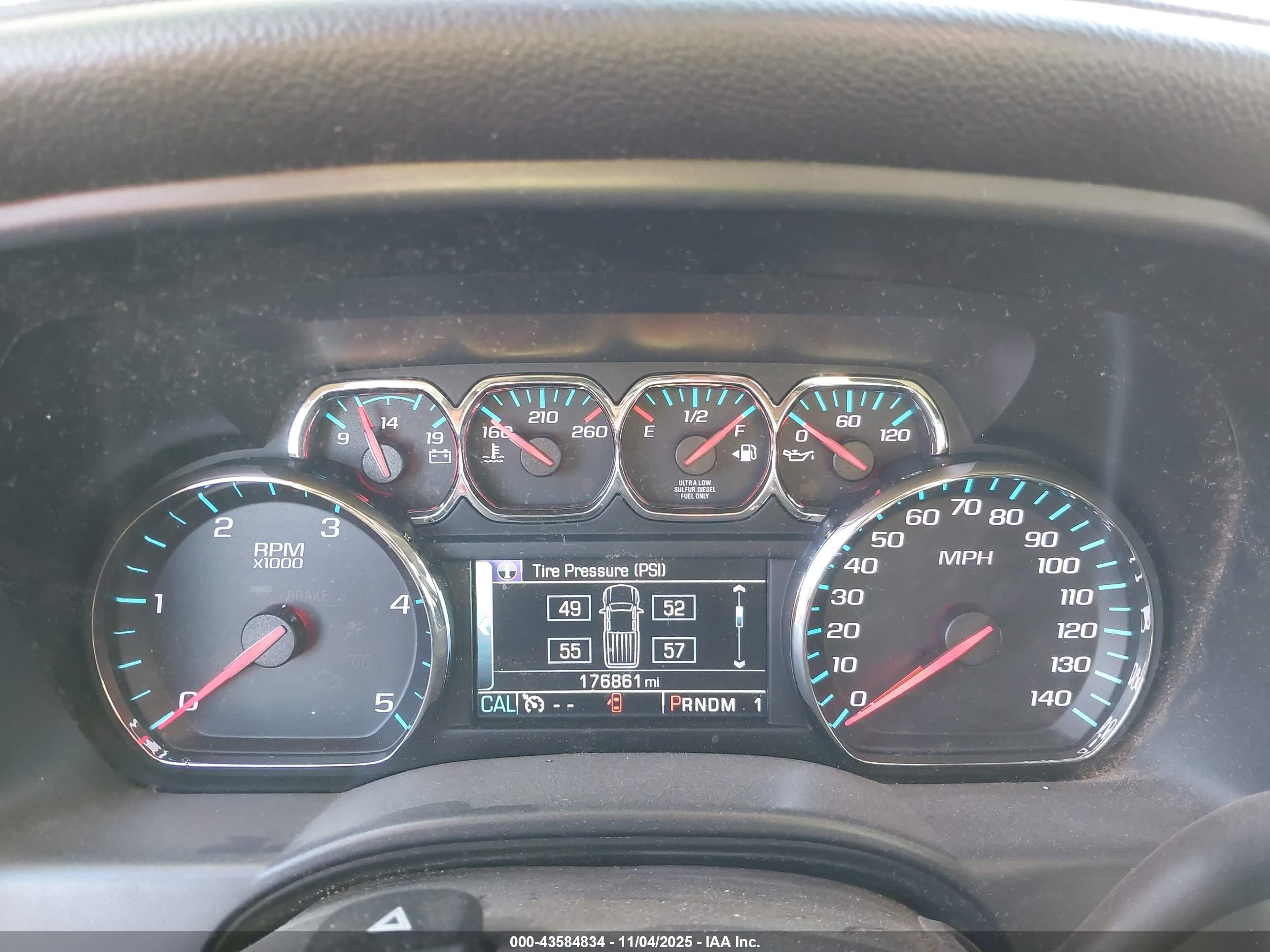 CHEVROLET SILVERADO image 7