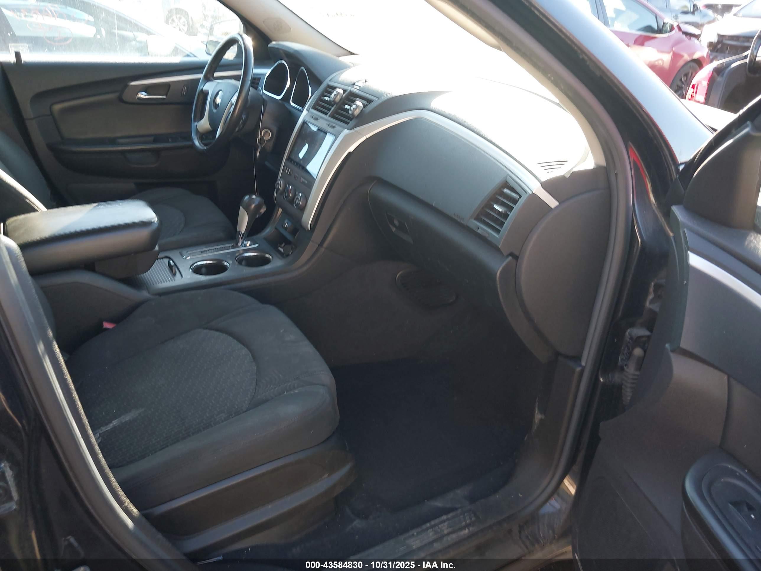 CHEVROLET TRAVERSE image 5