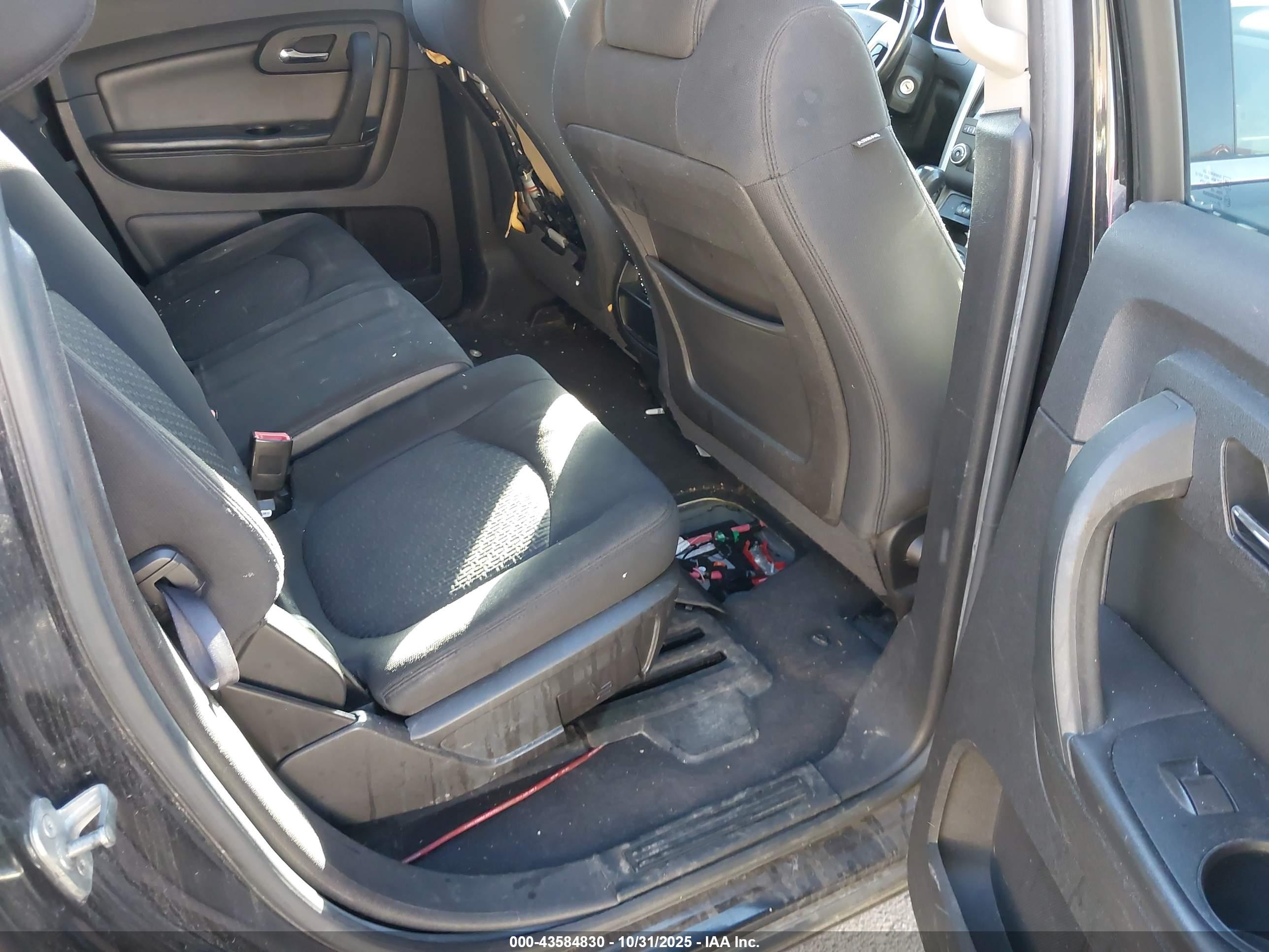 CHEVROLET TRAVERSE image 8