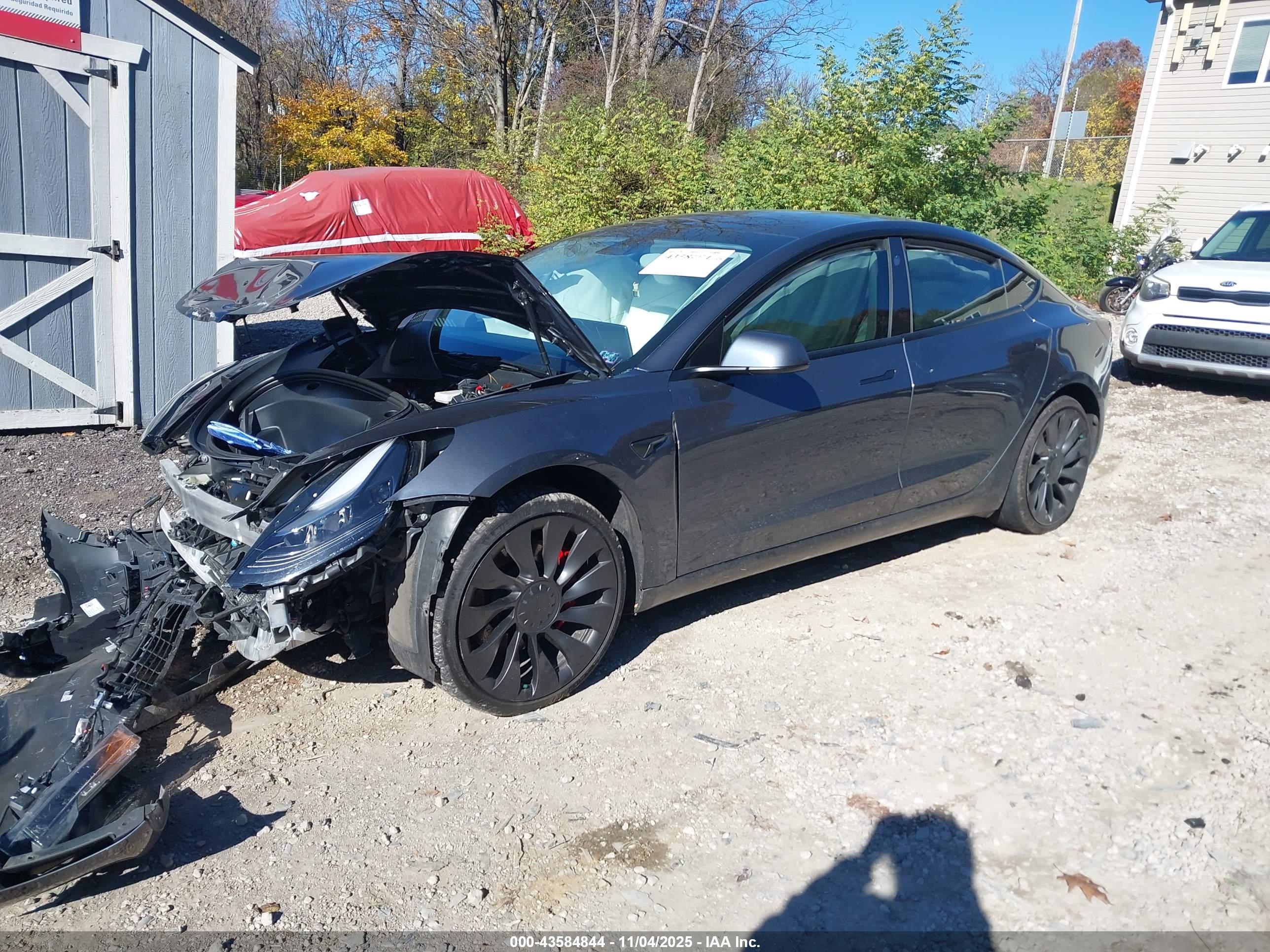 TESLA MODEL image 2