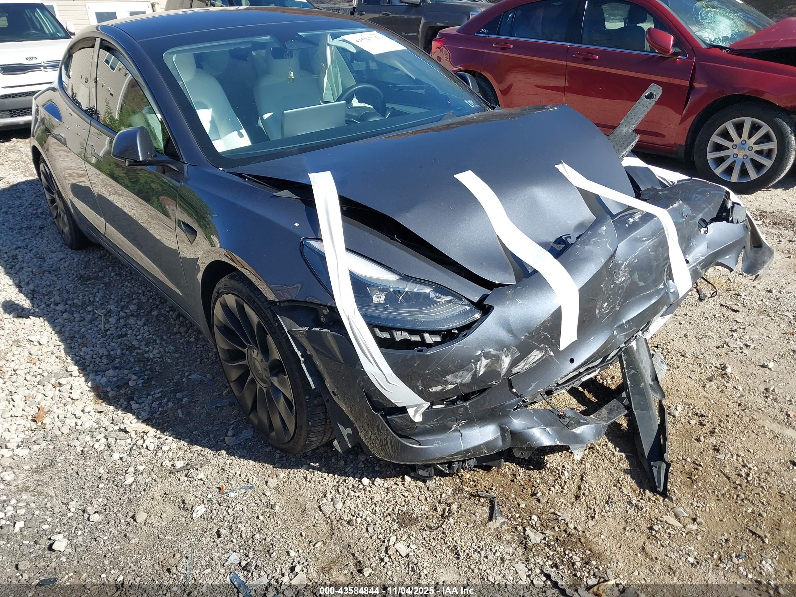 TESLA MODEL image 6