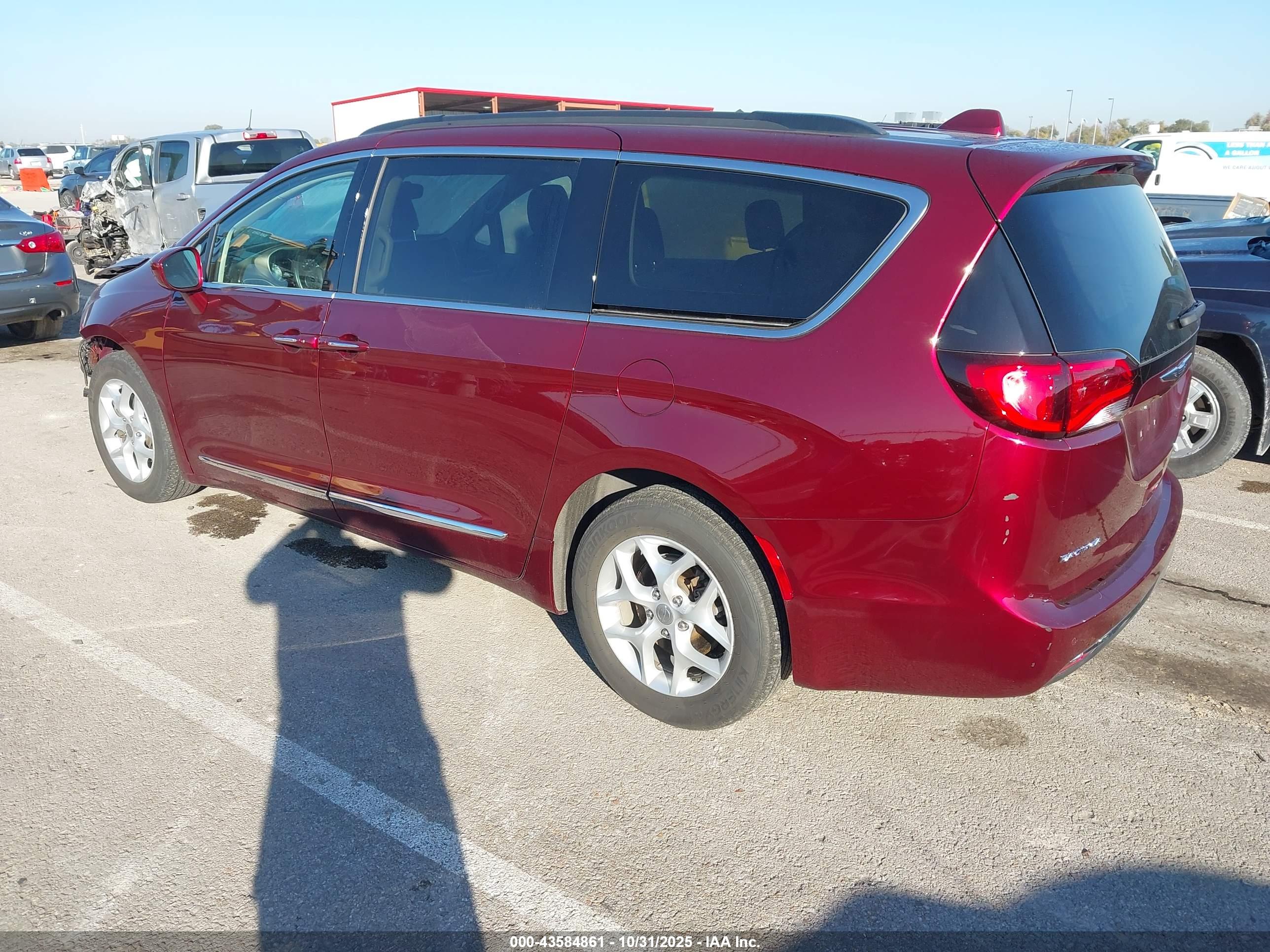 CHRYSLER PACIFICA image 3