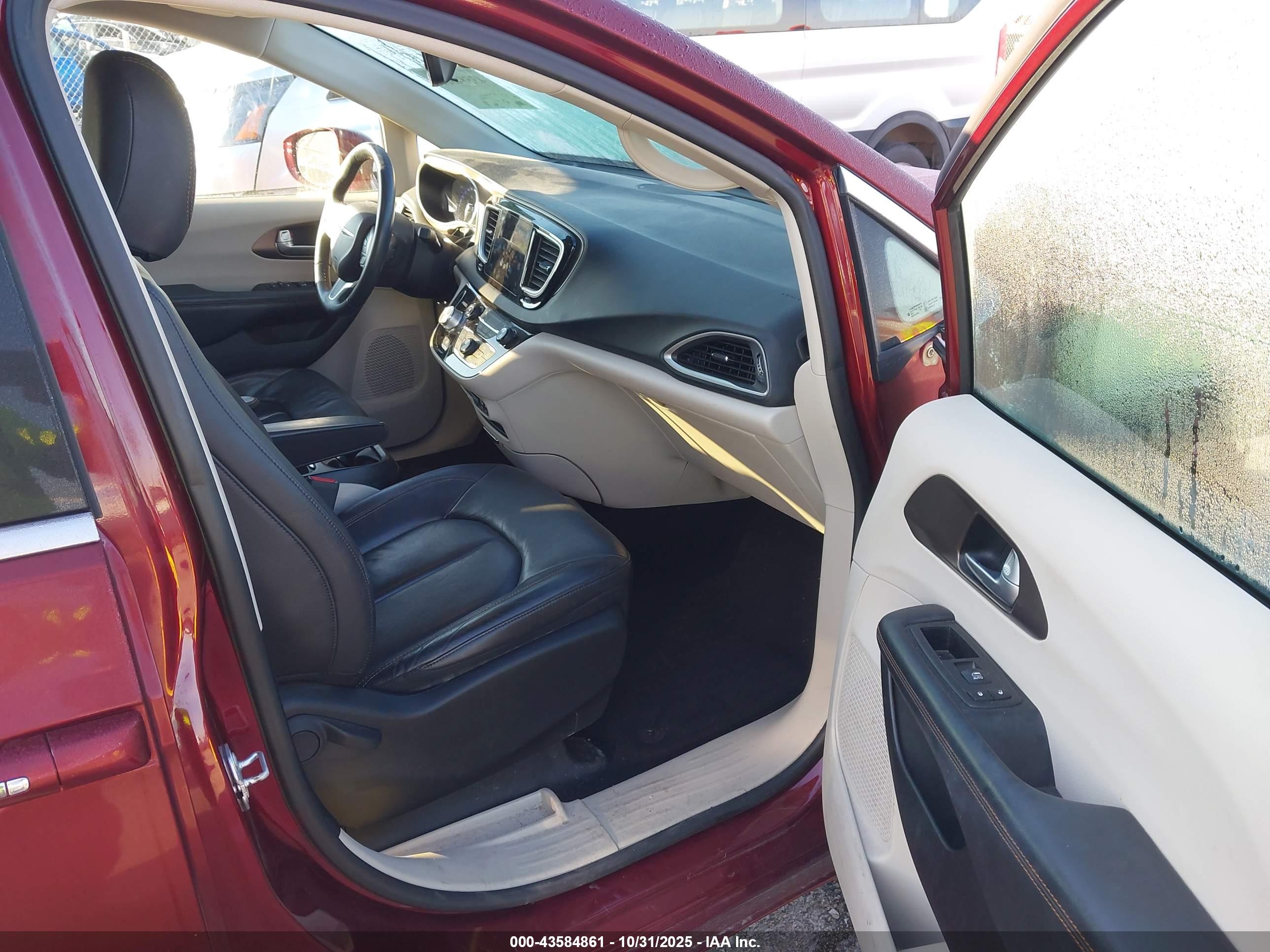 CHRYSLER PACIFICA image 5