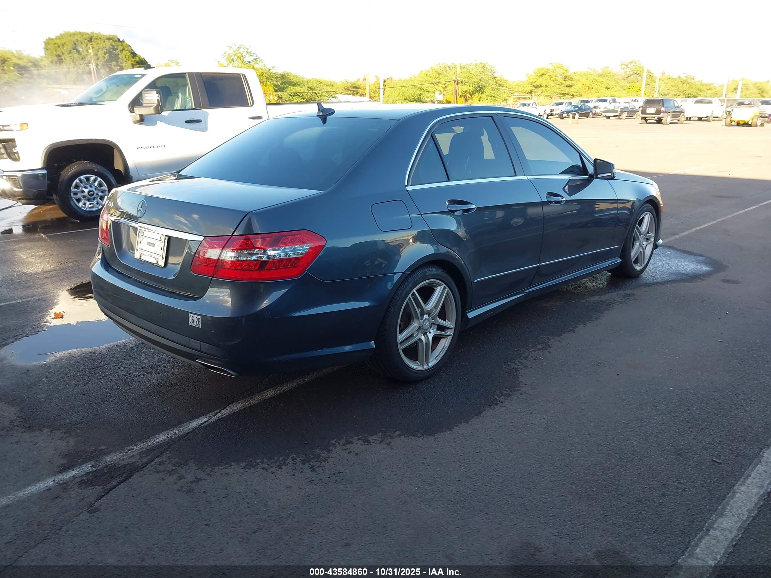 MERCEDES-BENZ E image 4