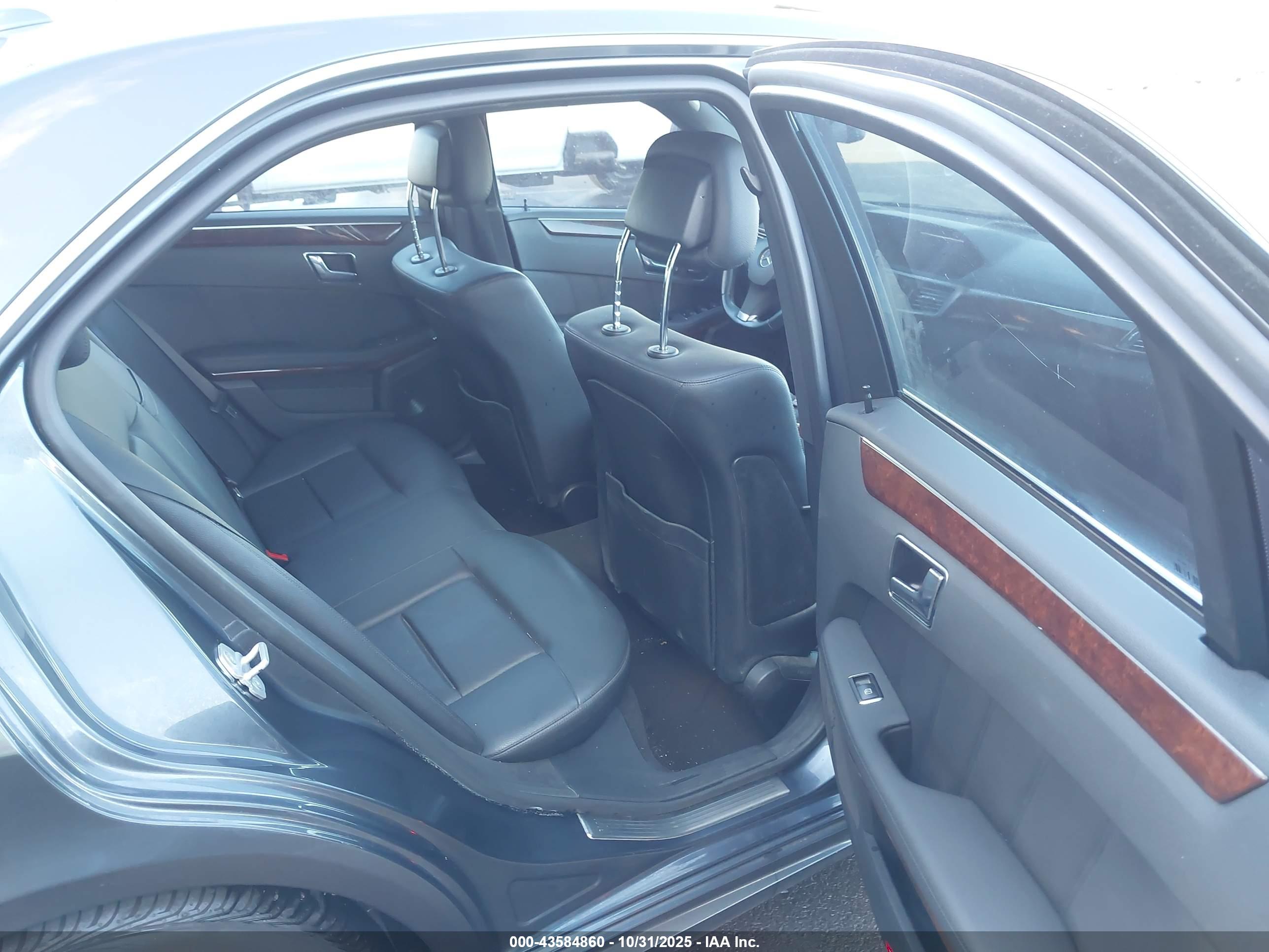 MERCEDES-BENZ E image 8