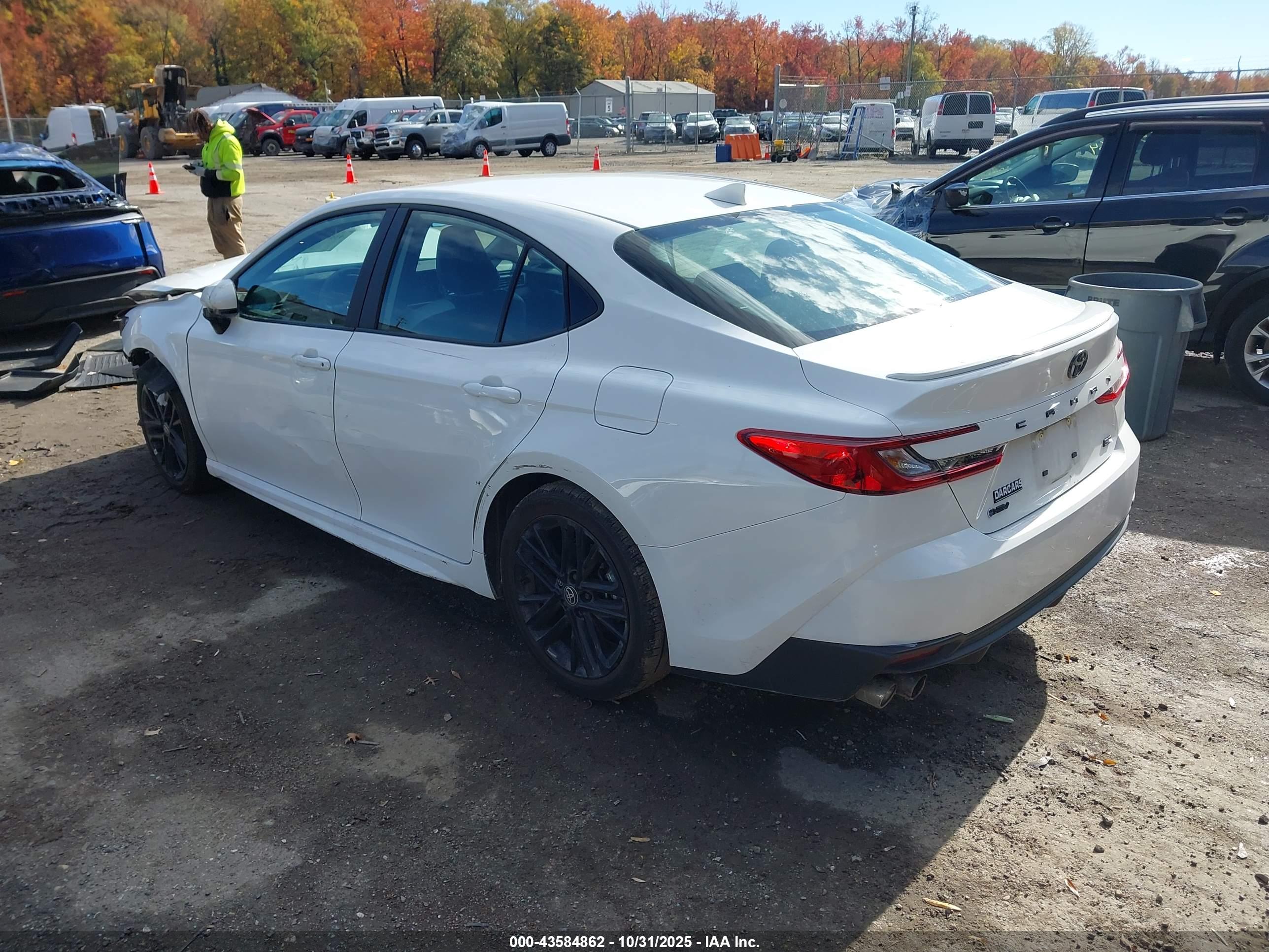 TOYOTA CAMRY image 3