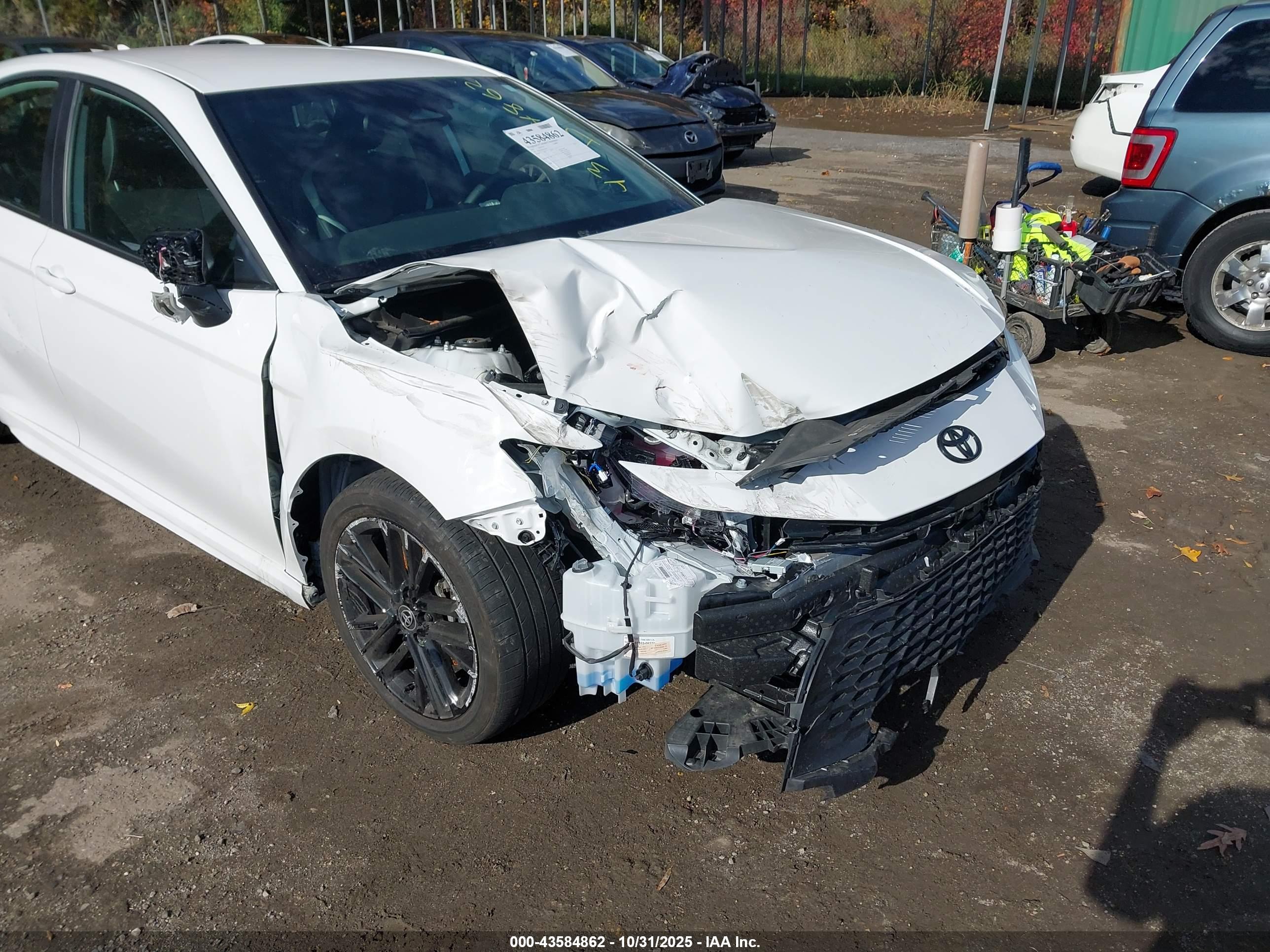 TOYOTA CAMRY image 6