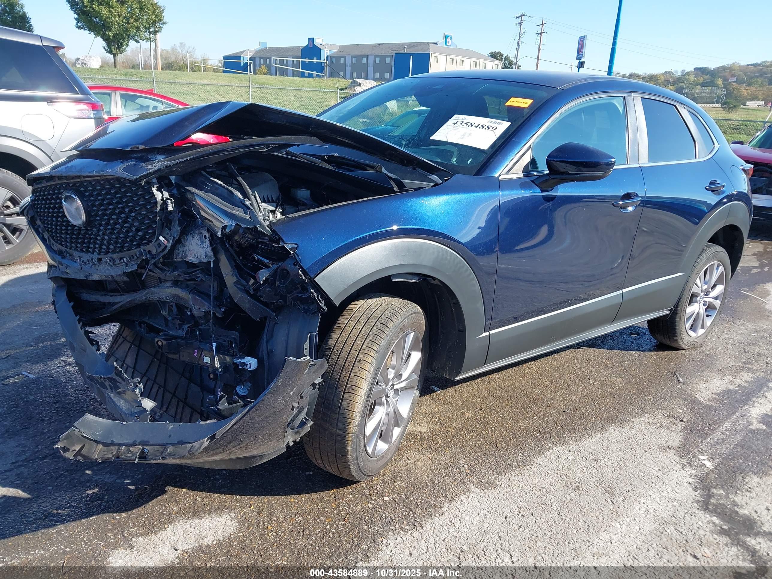 MAZDA CX-30 image 2