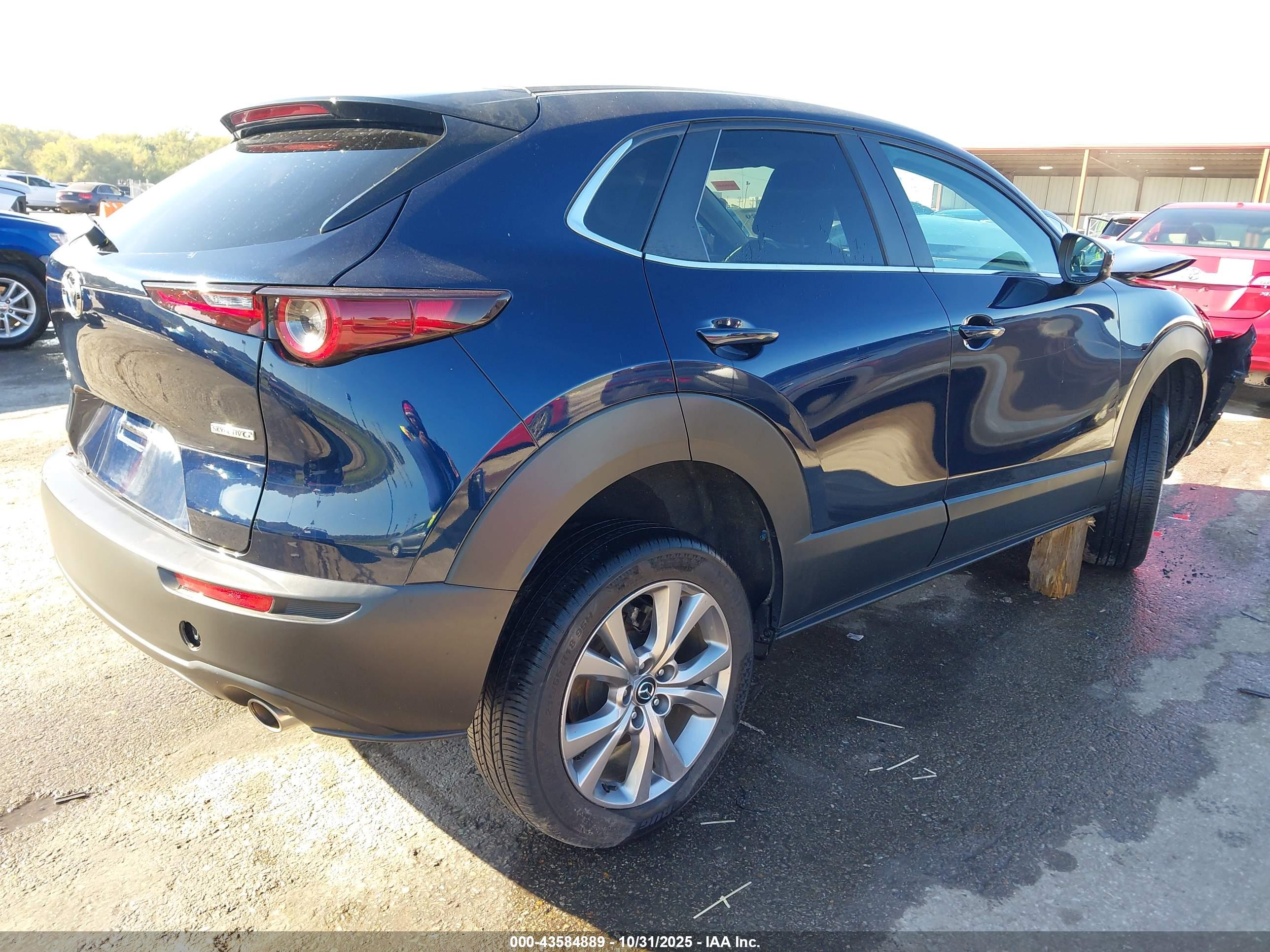 MAZDA CX-30 image 4
