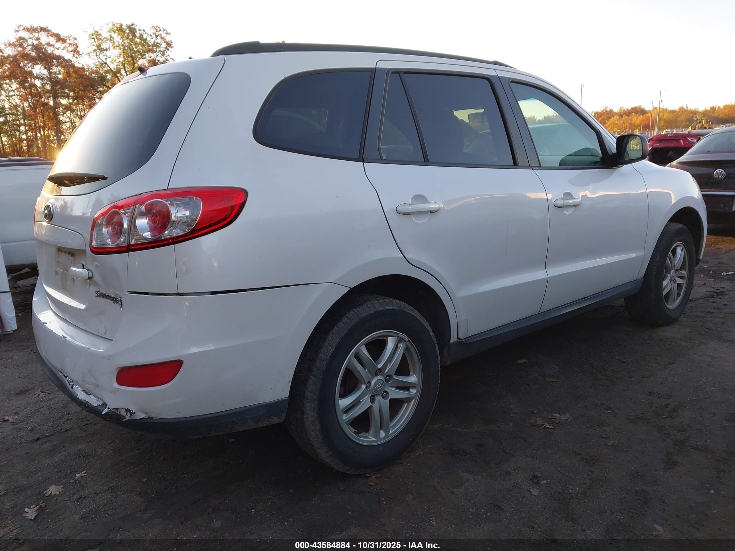 HYUNDAI SANTA image 4