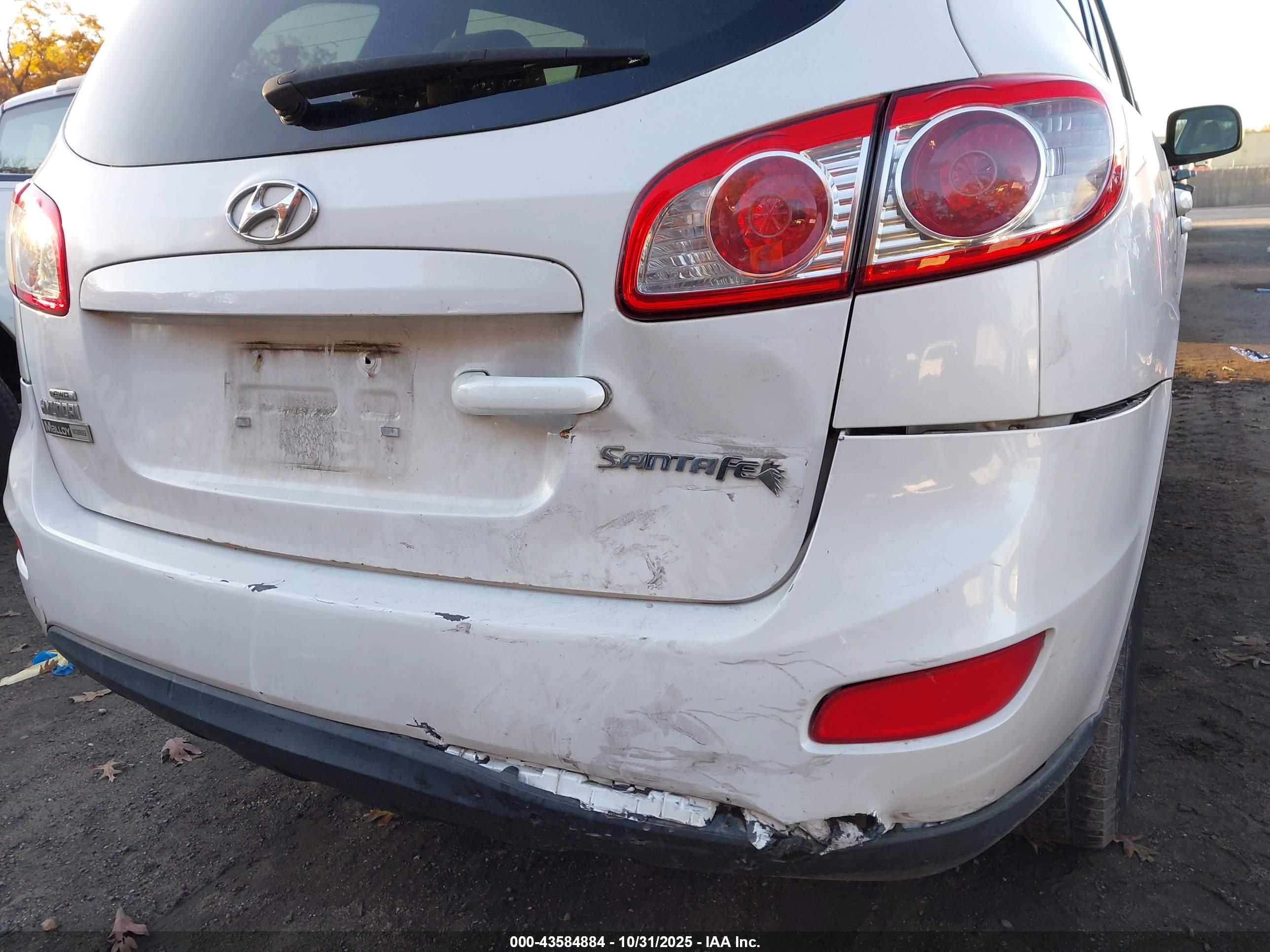 HYUNDAI SANTA image 6