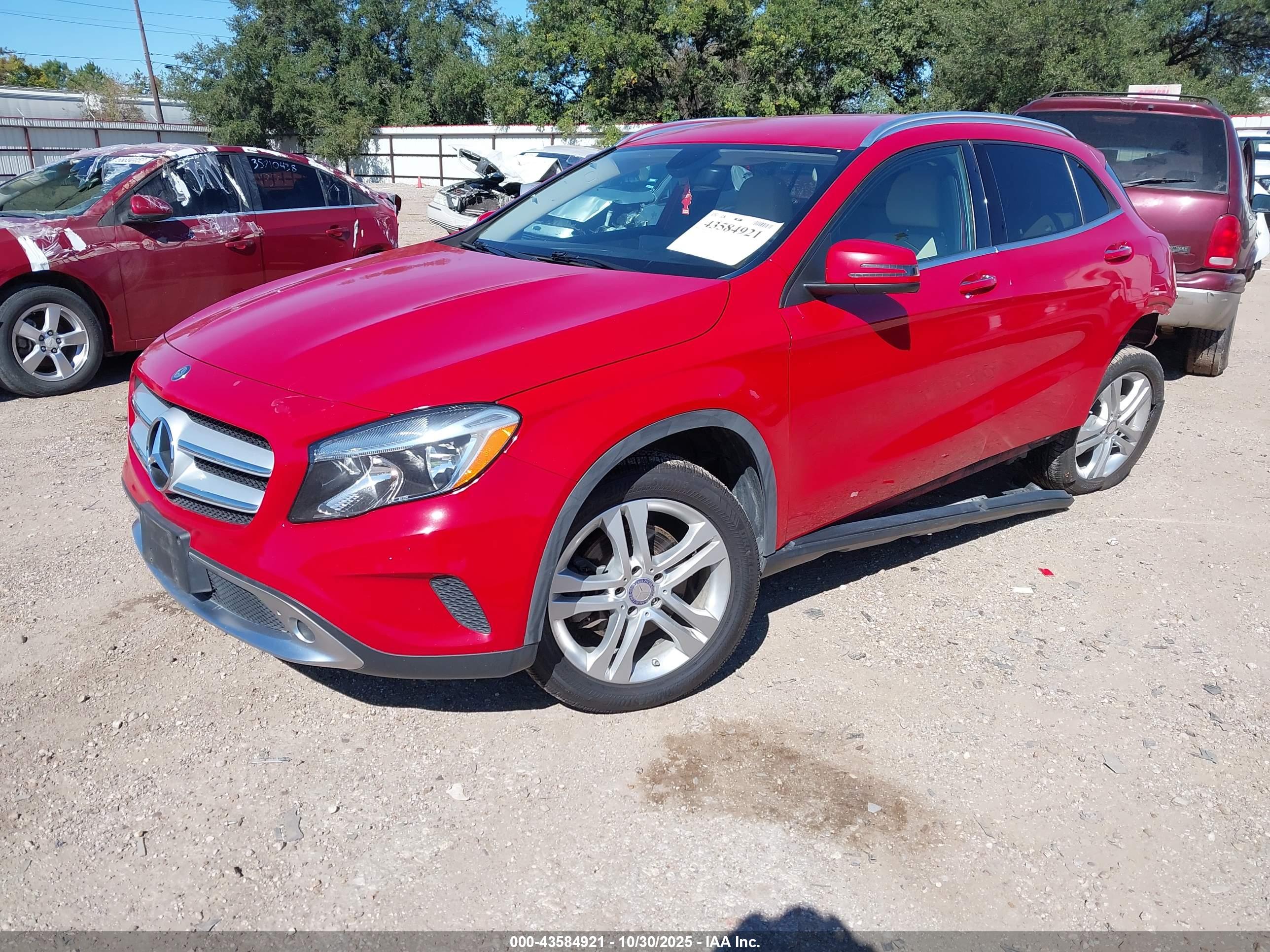 MERCEDES-BENZ GLA image 2