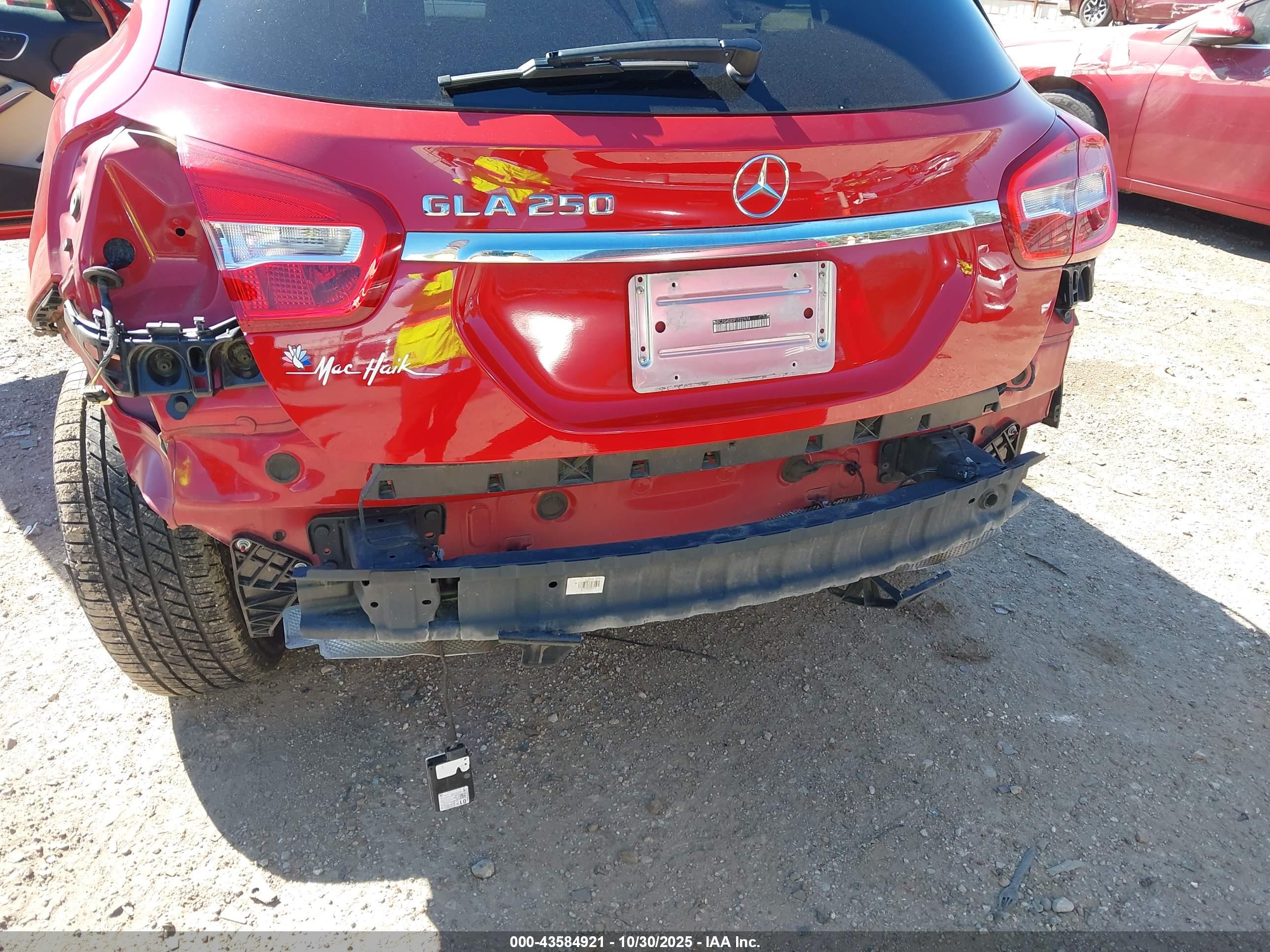 MERCEDES-BENZ GLA image 6