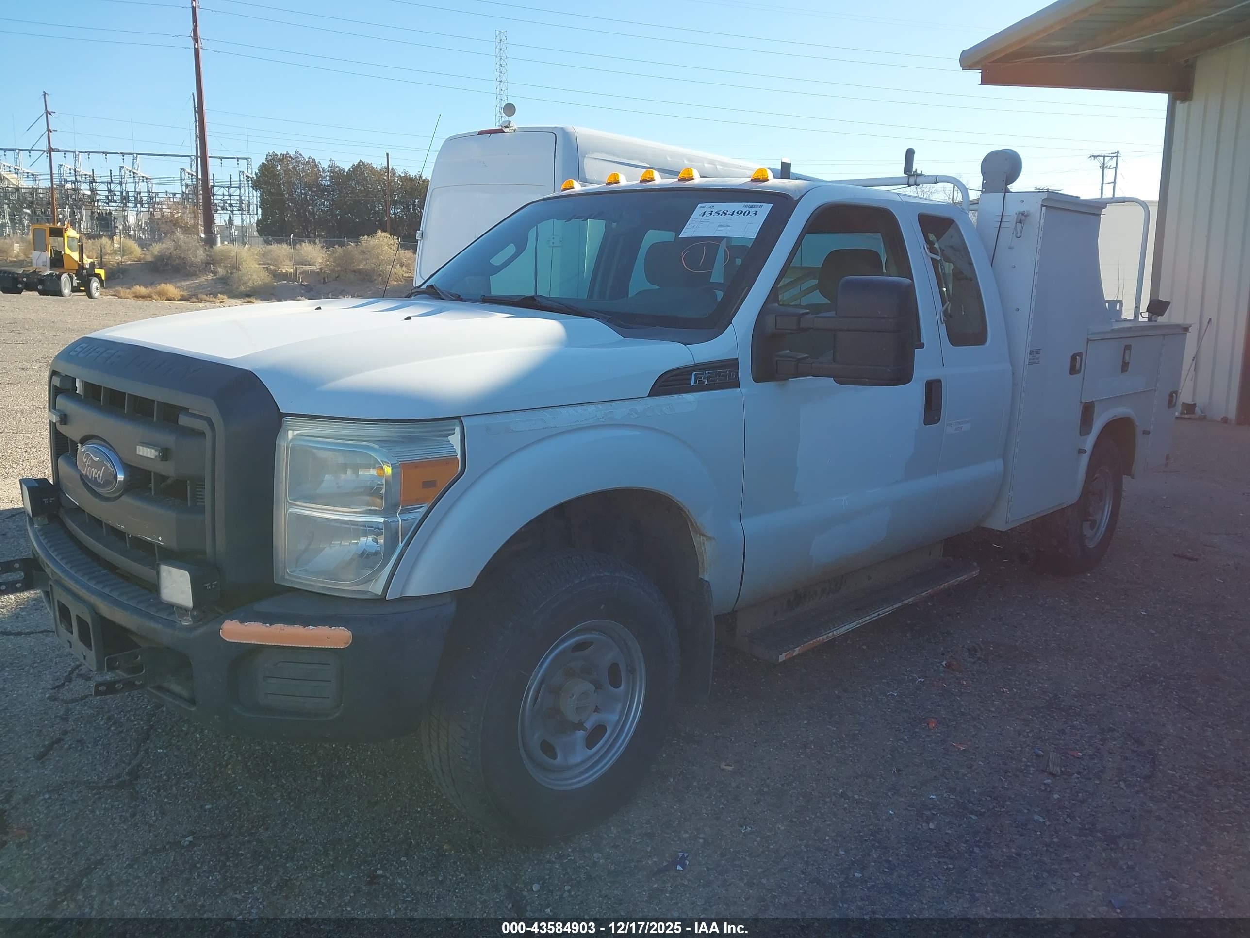 FORD F-250 image 2