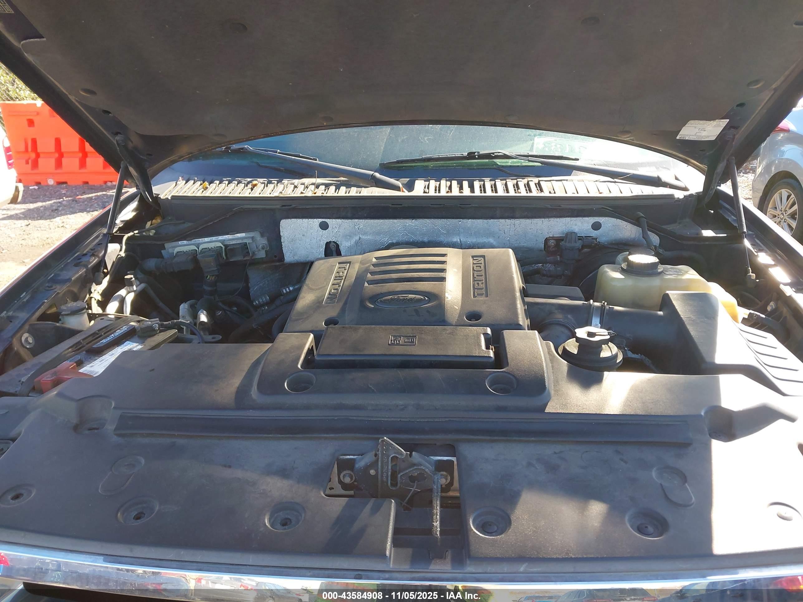 FORD EXPEDITION image 10