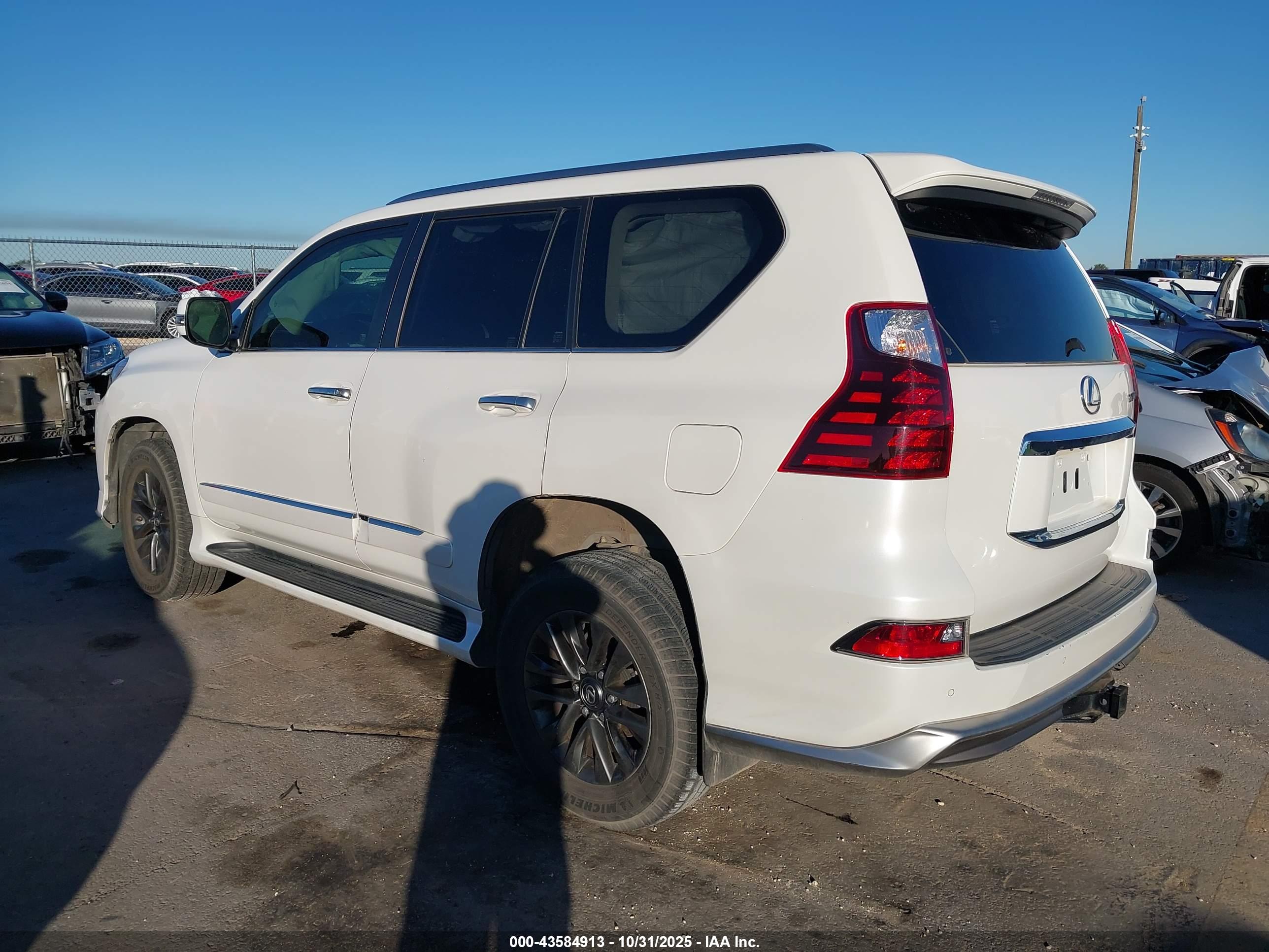 LEXUS GX image 3