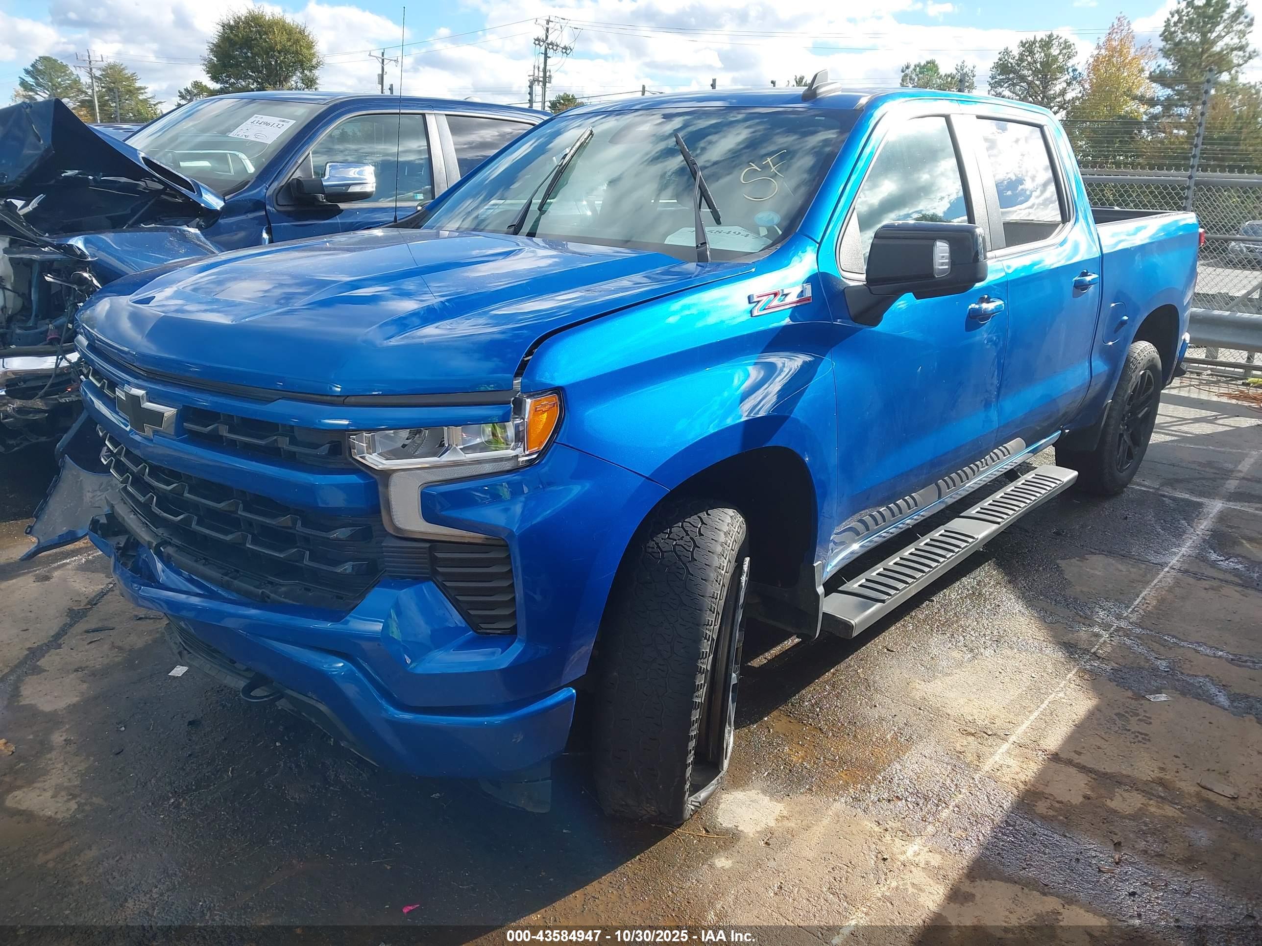 CHEVROLET SILVERADO image 2