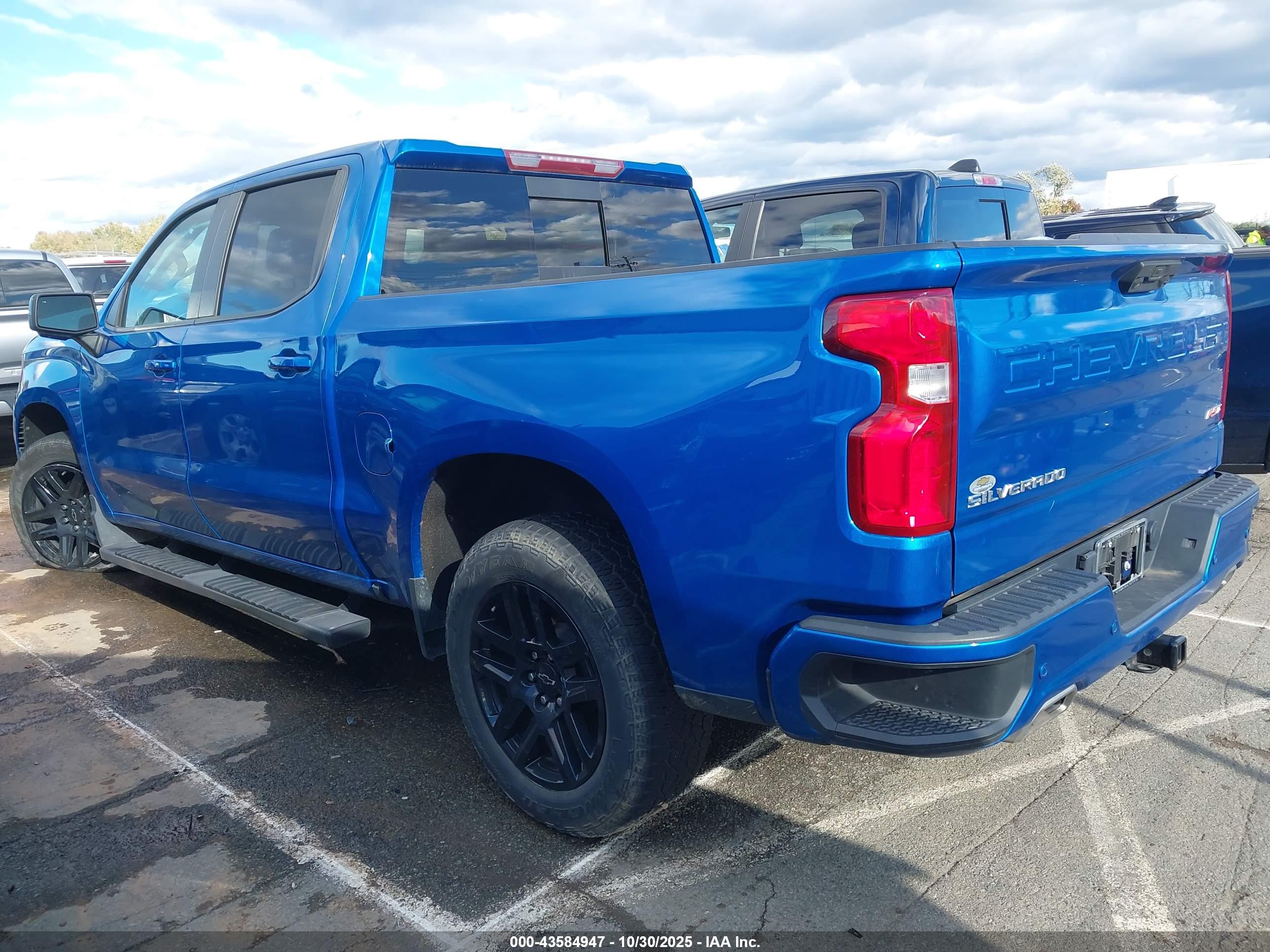 CHEVROLET SILVERADO image 3