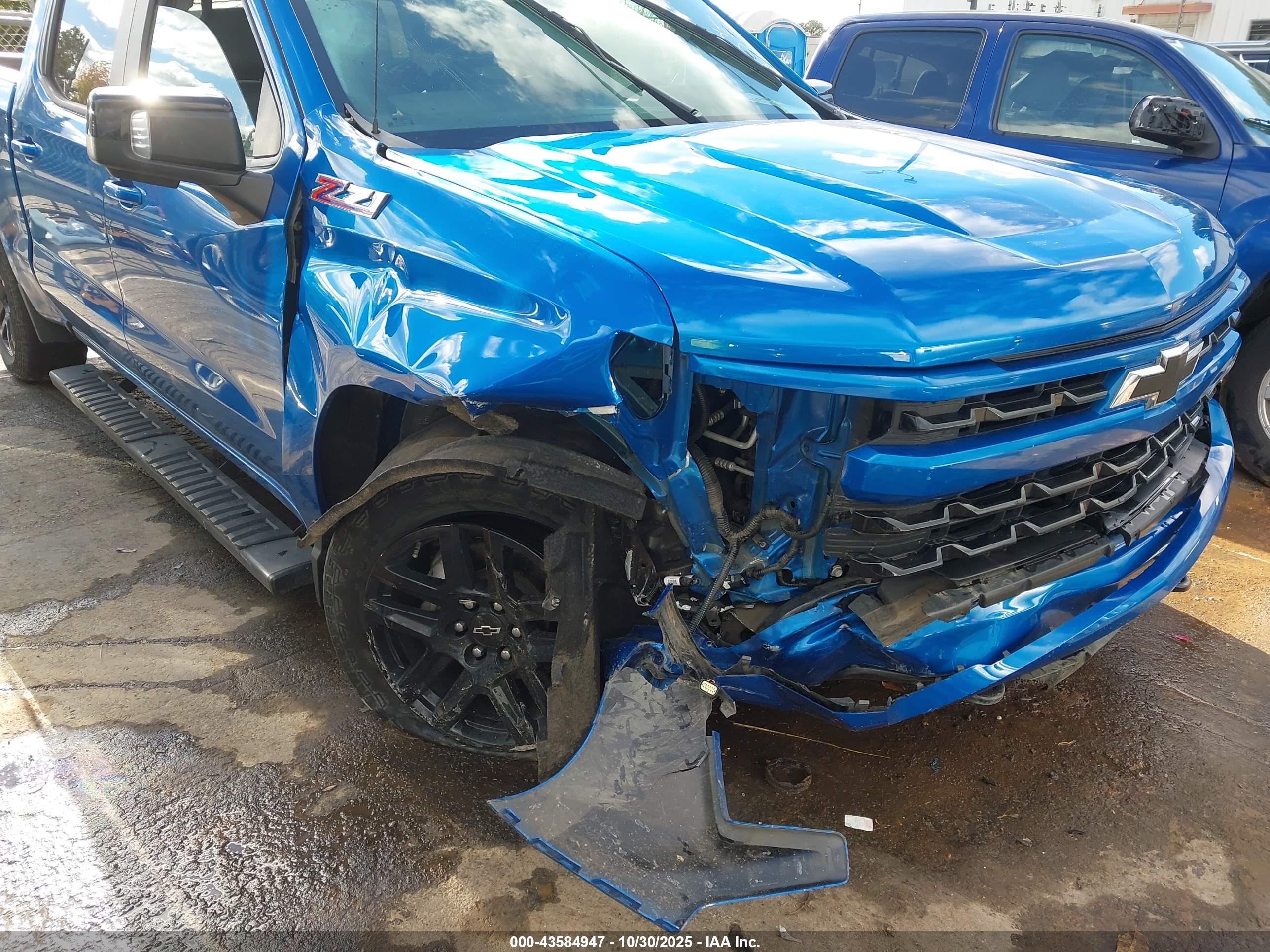 CHEVROLET SILVERADO image 6