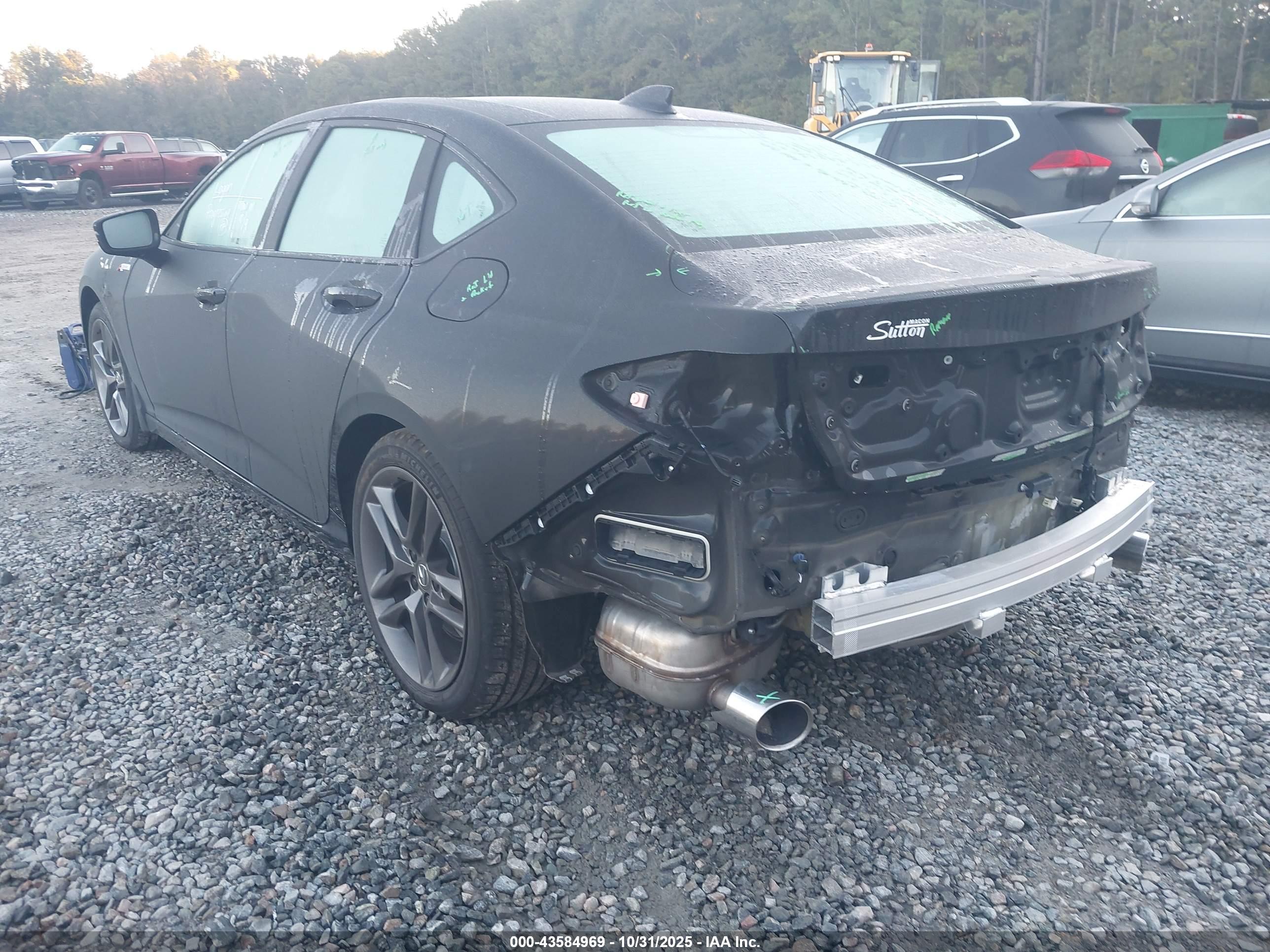 ACURA TLX image 3