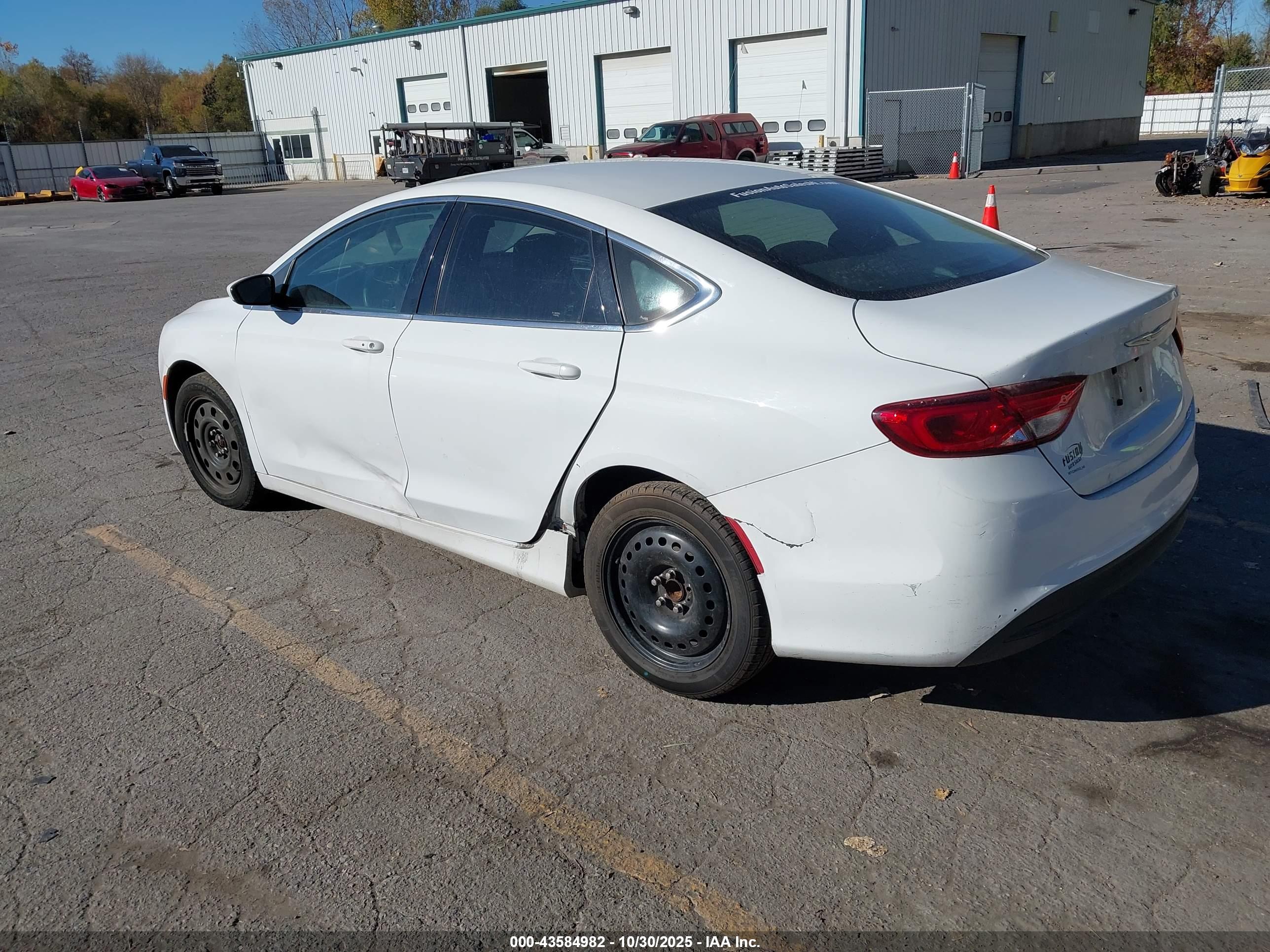 CHRYSLER 200 image 3