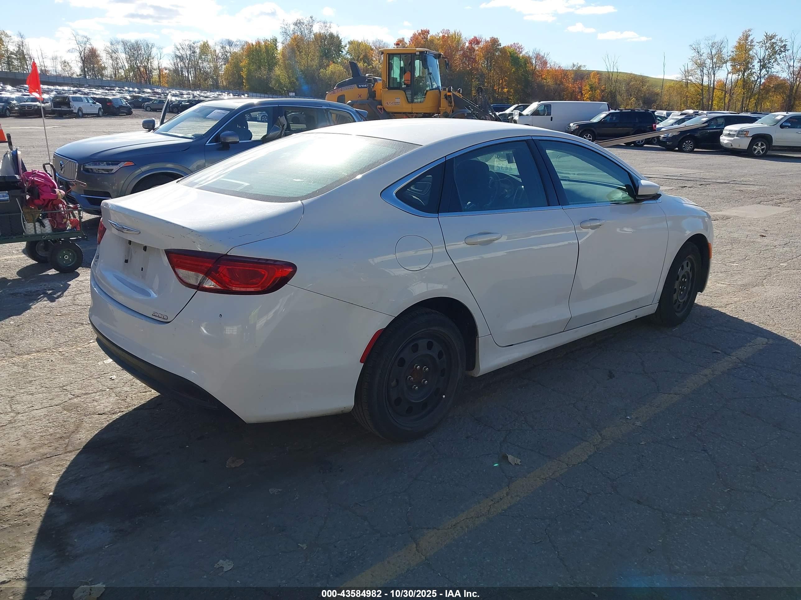 CHRYSLER 200 image 4