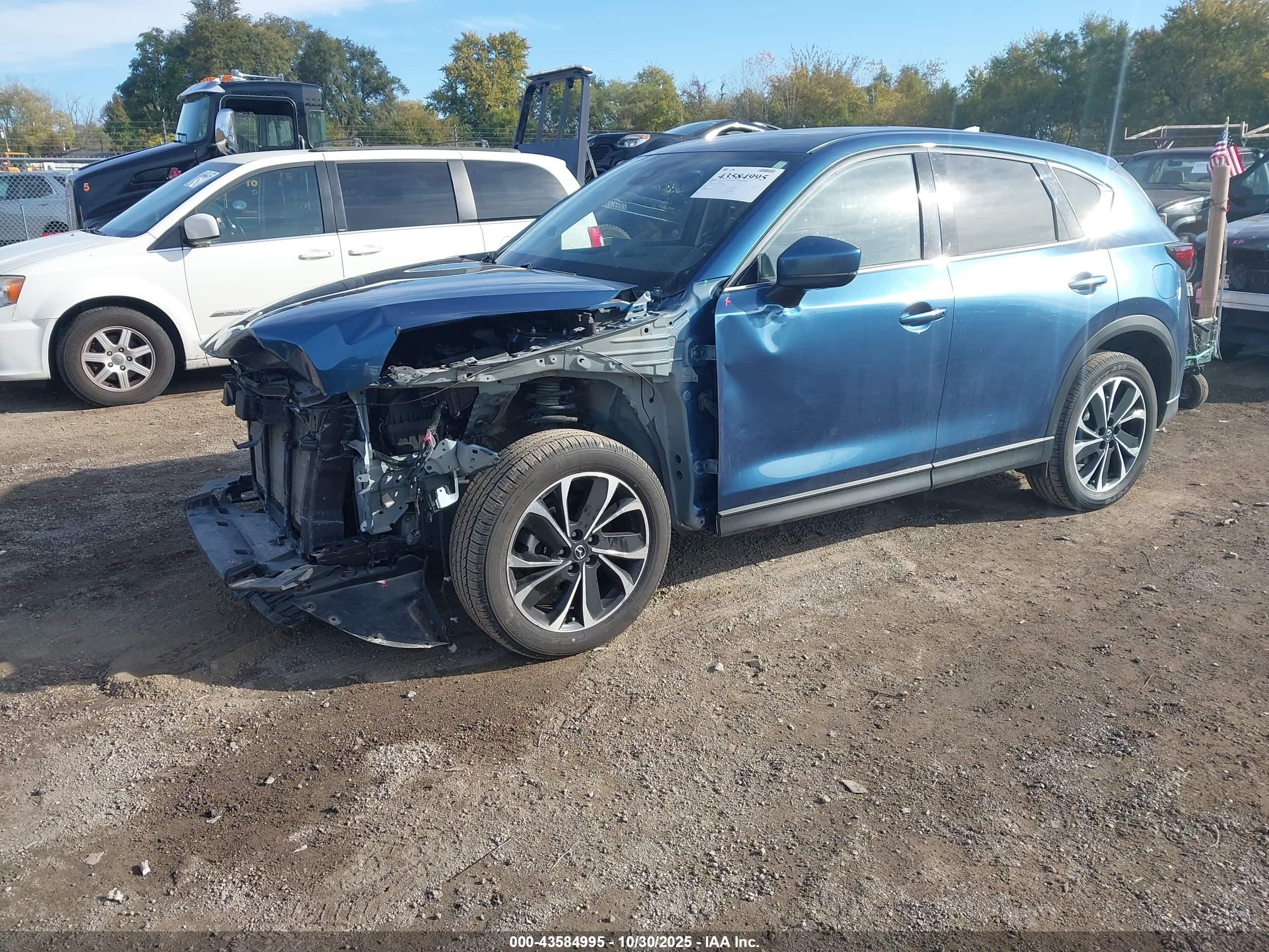 MAZDA CX-5 image 2