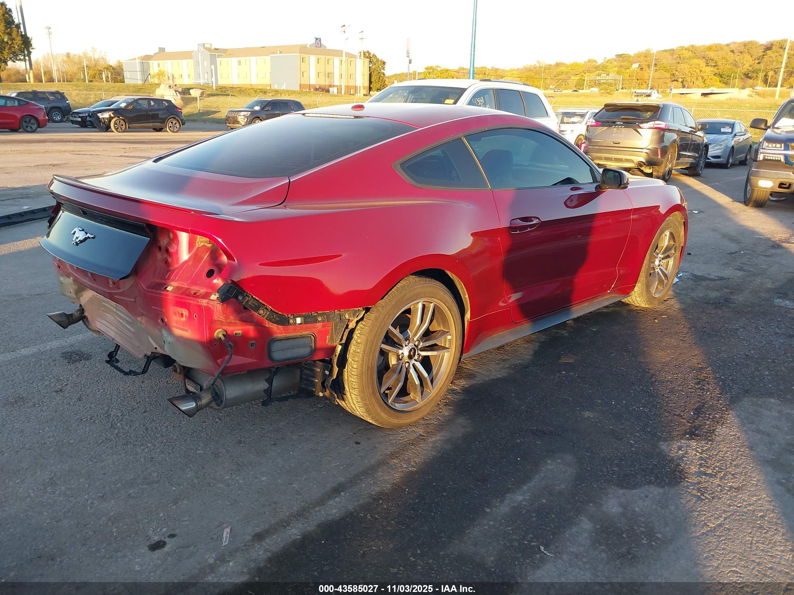 FORD MUSTANG image 4
