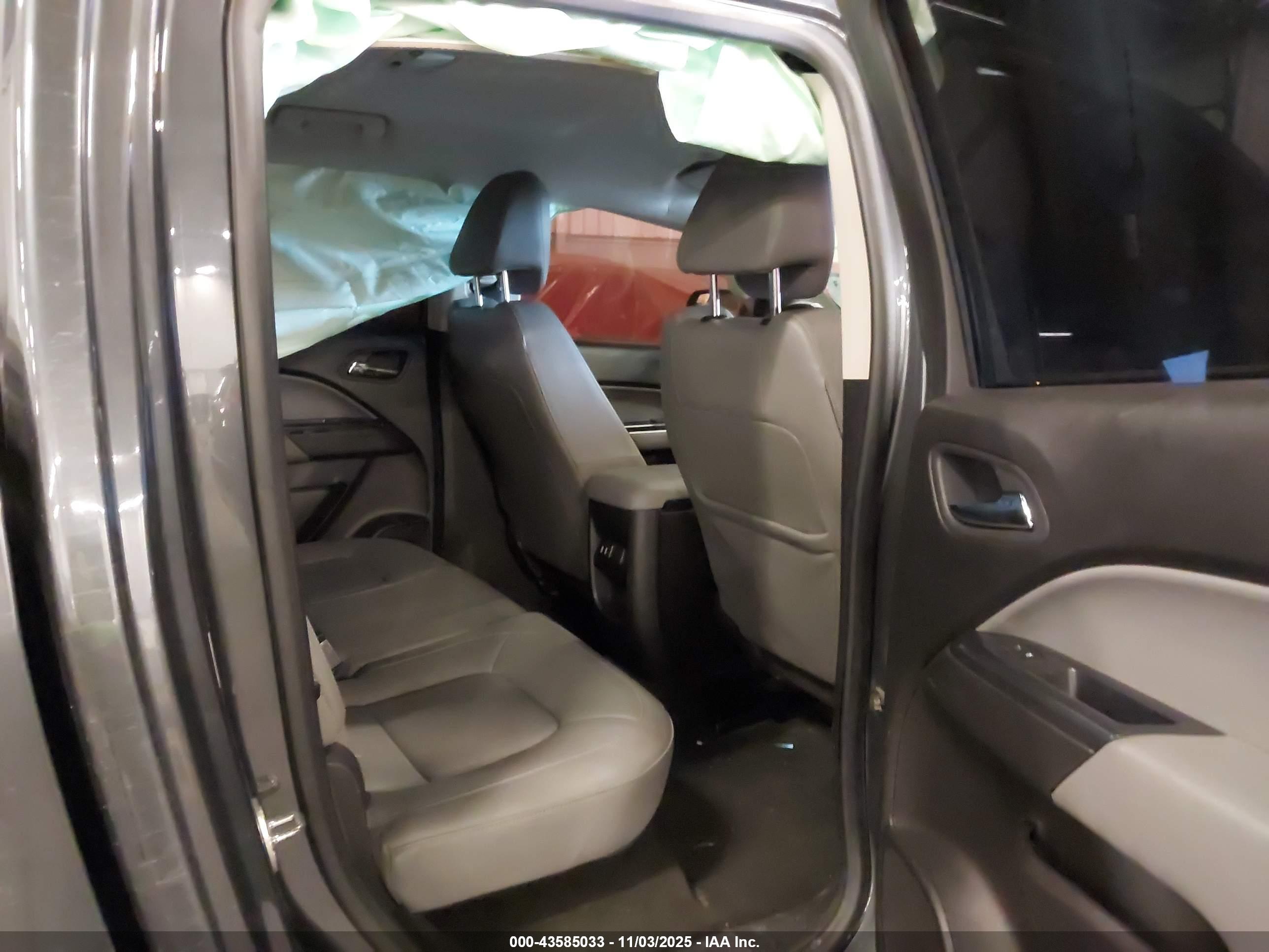 CHEVROLET COLORADO image 8