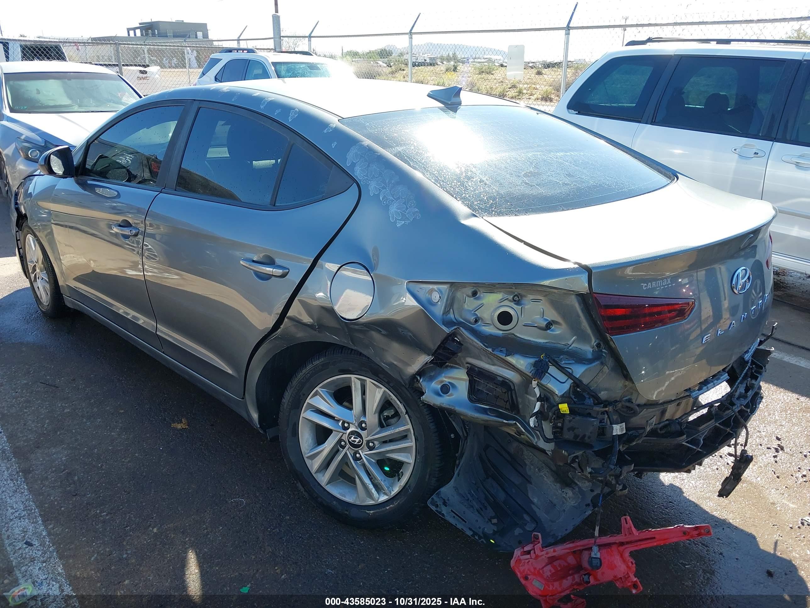 HYUNDAI ELANTRA image 6