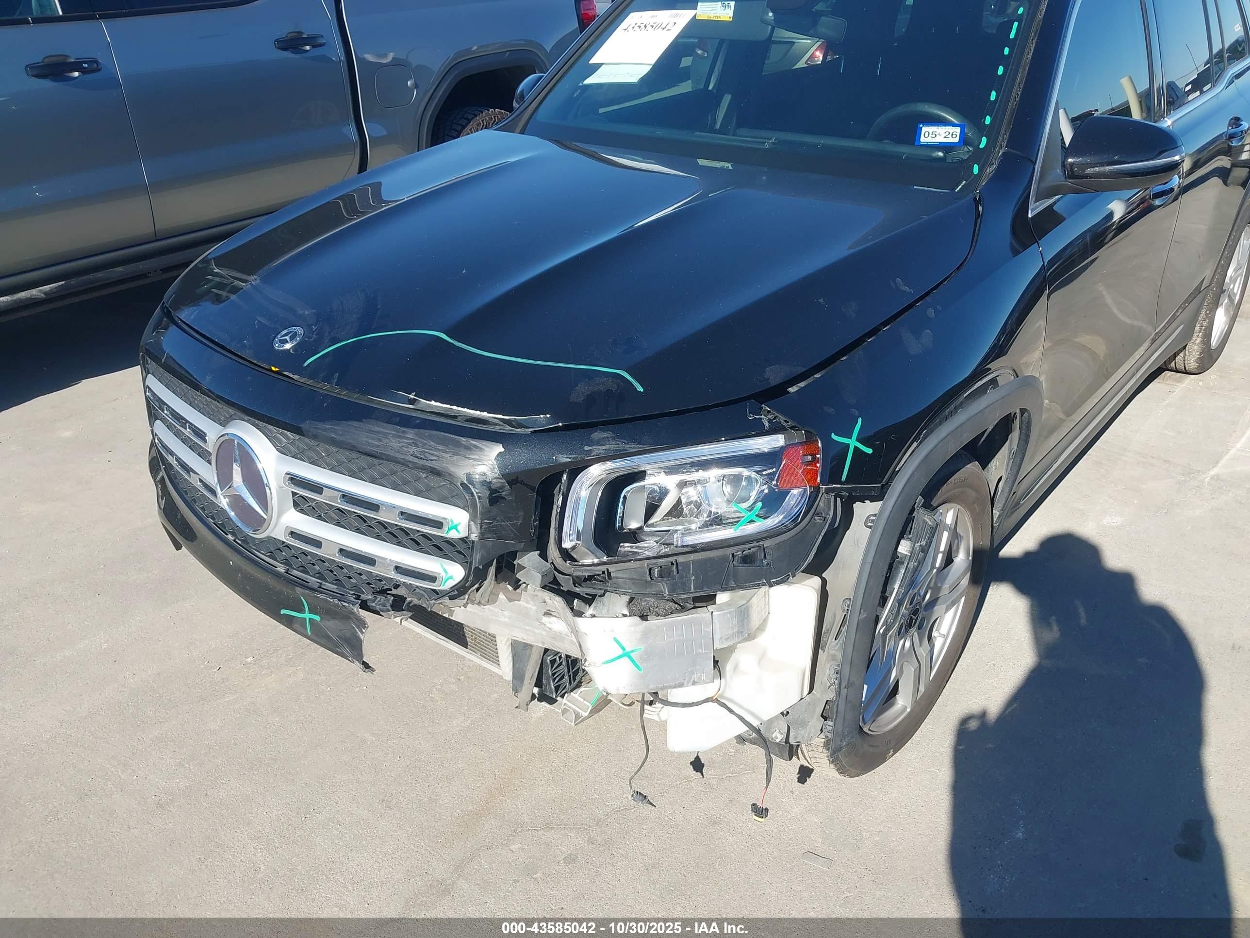 MERCEDES-BENZ GLB image 6