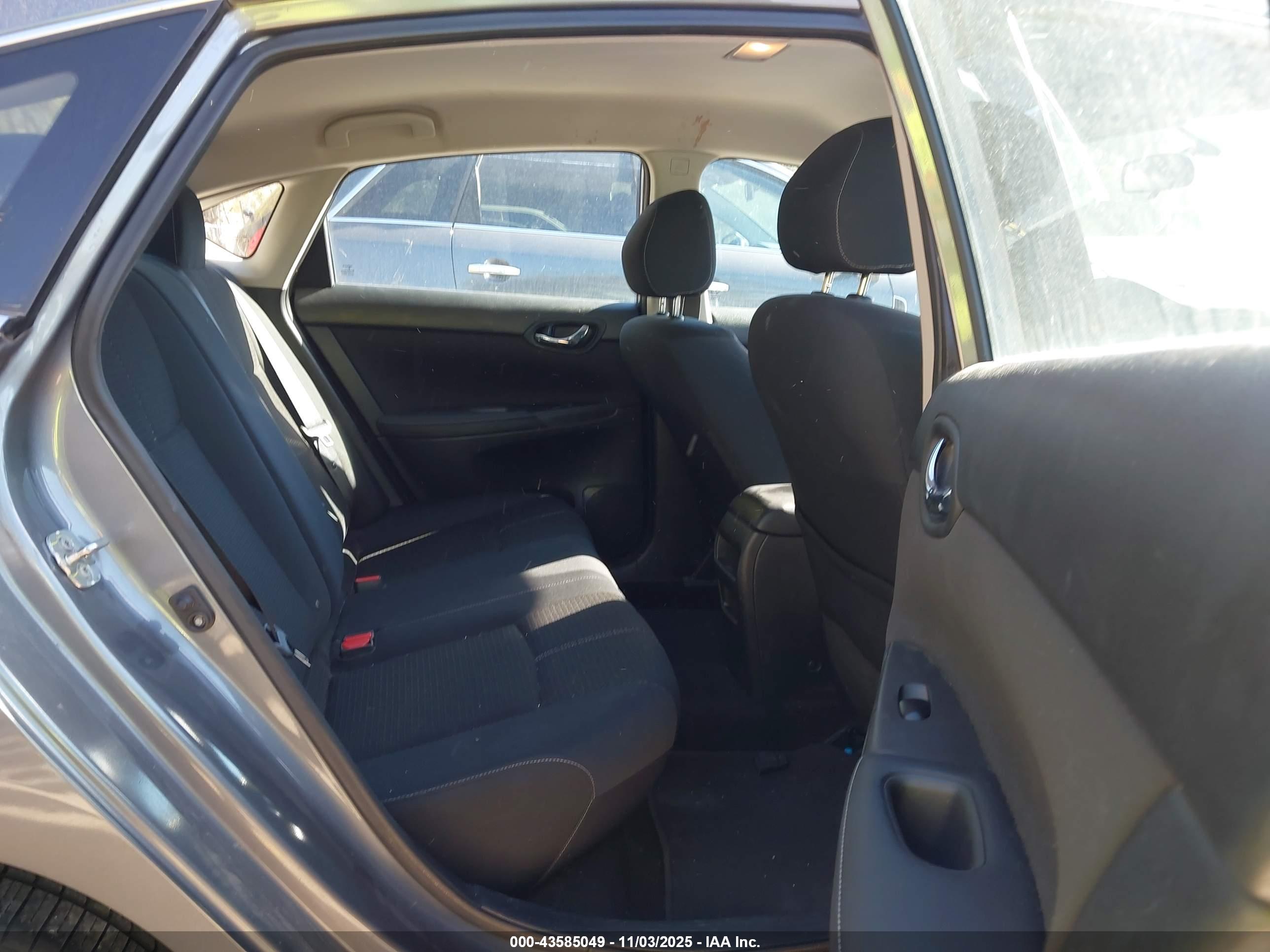 NISSAN SENTRA image 8