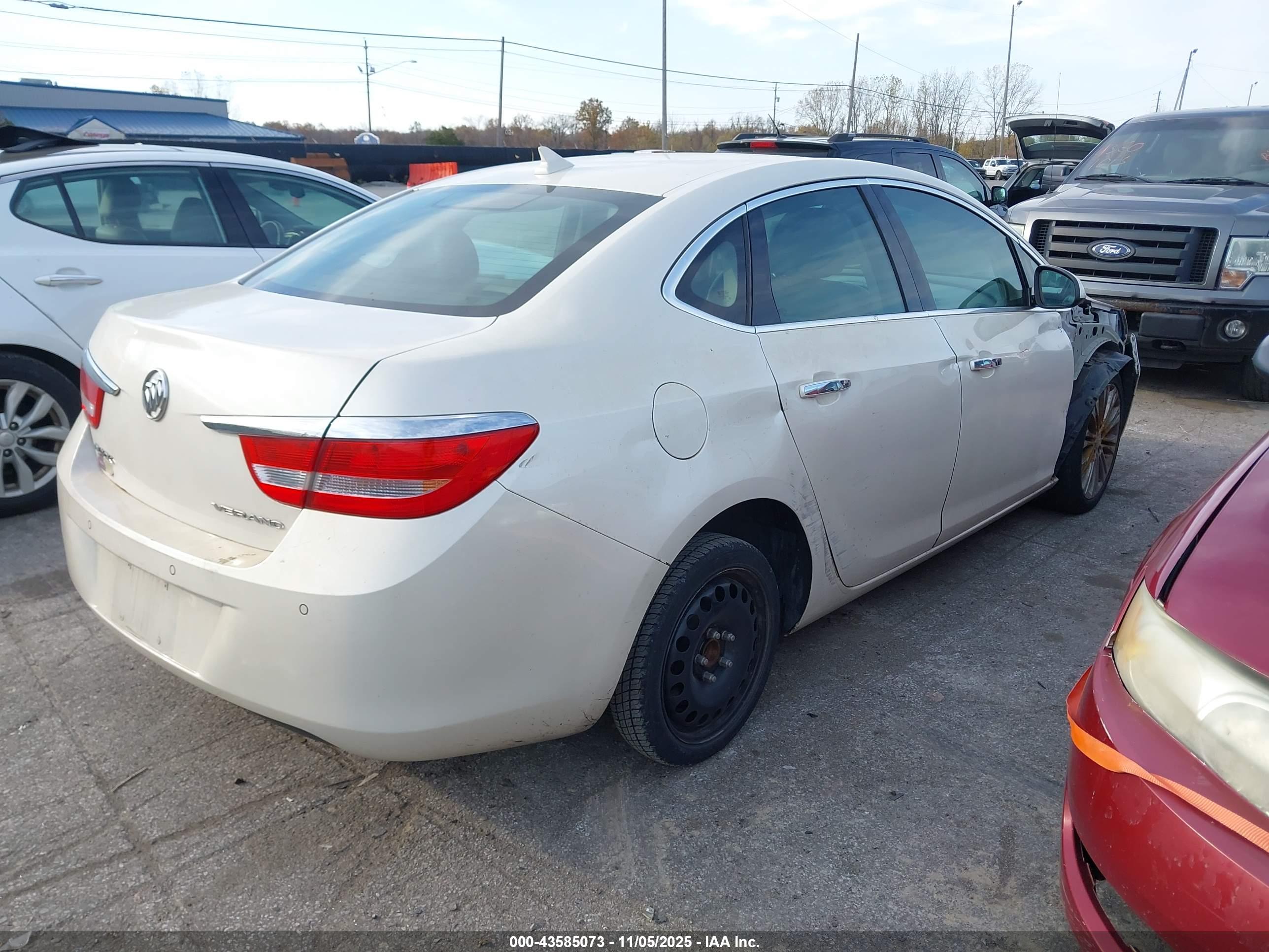 BUICK VERANO image 4