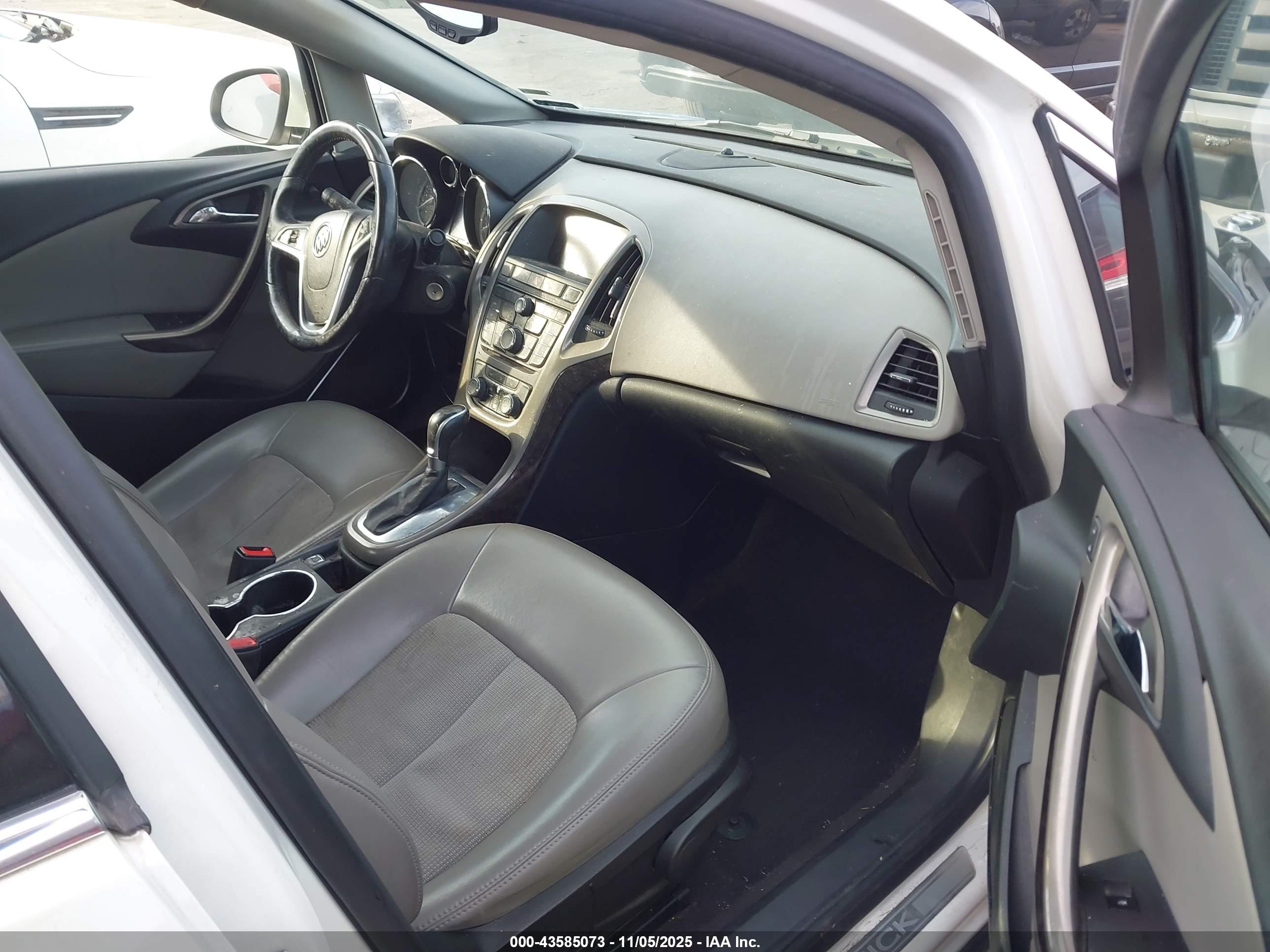 BUICK VERANO image 5
