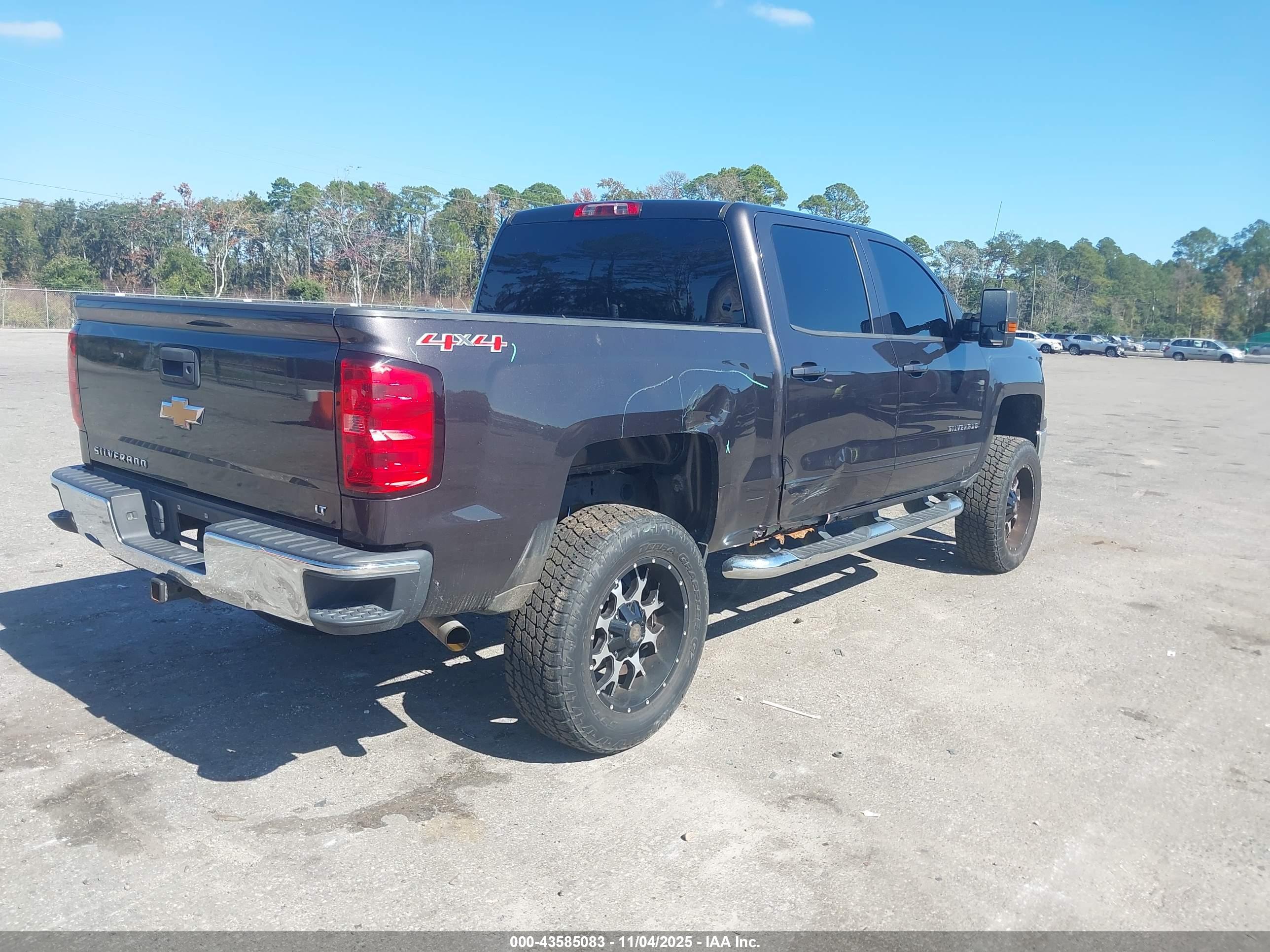CHEVROLET SILVERADO image 4