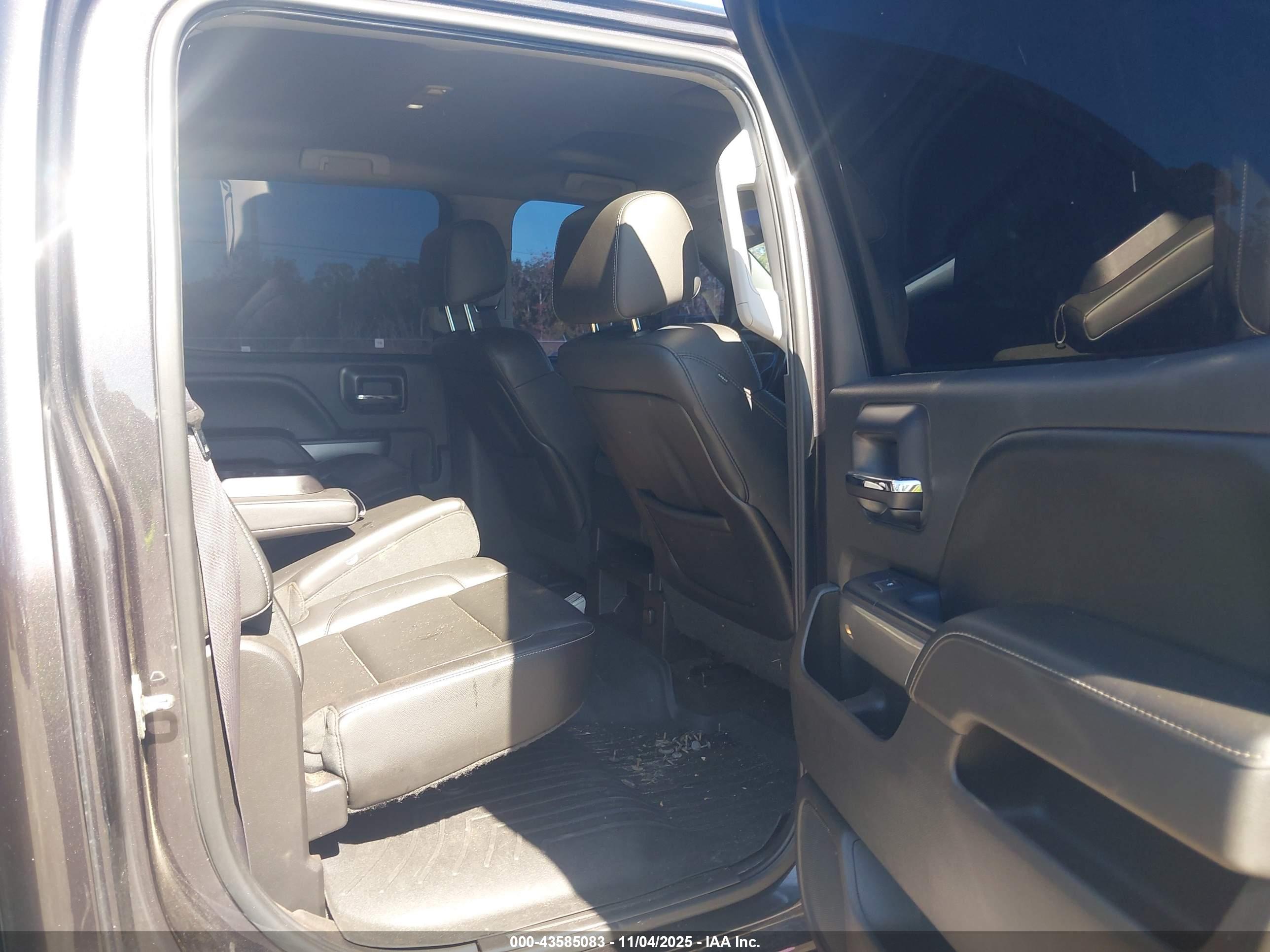 CHEVROLET SILVERADO image 8