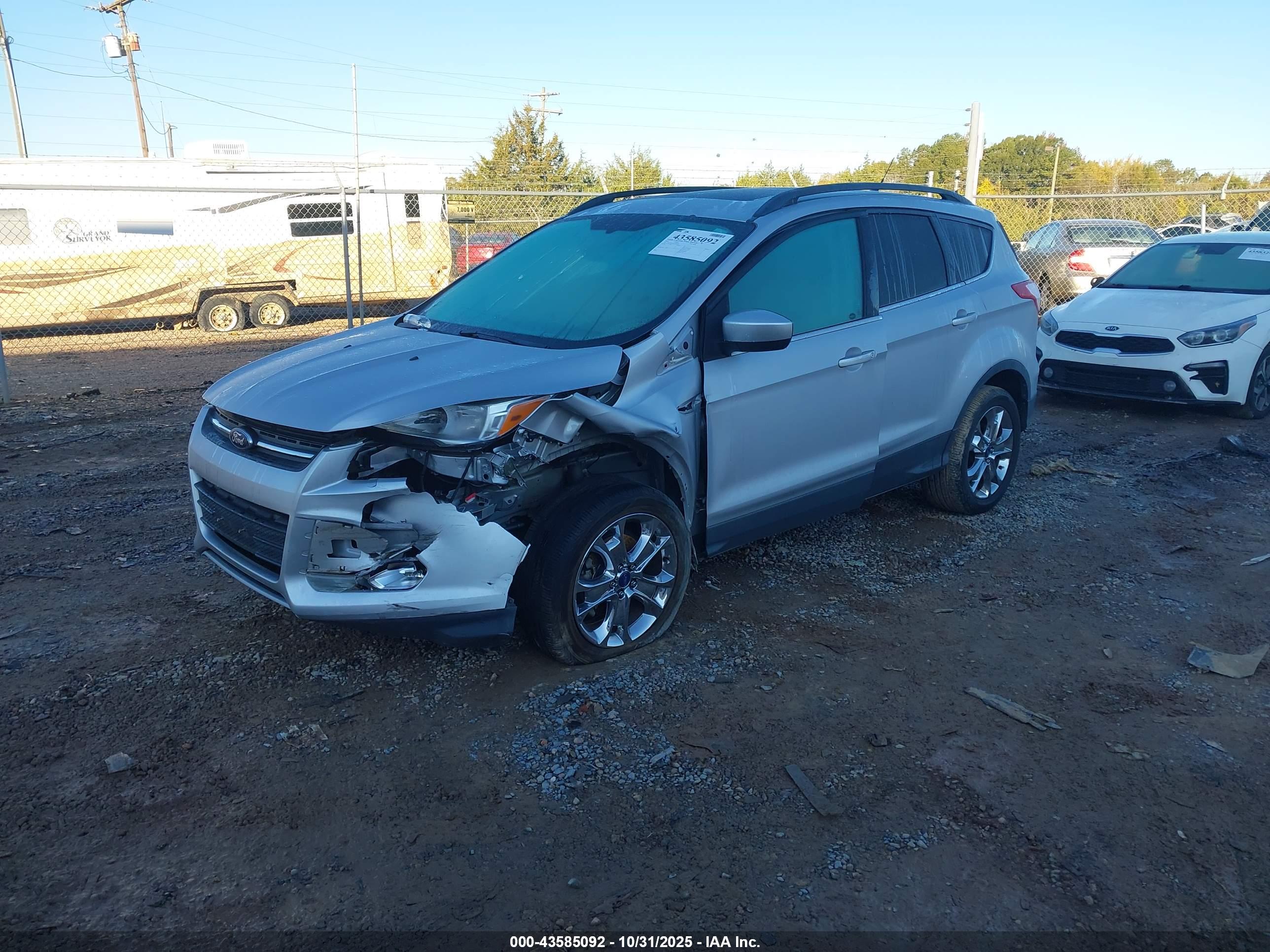 FORD ESCAPE image 2