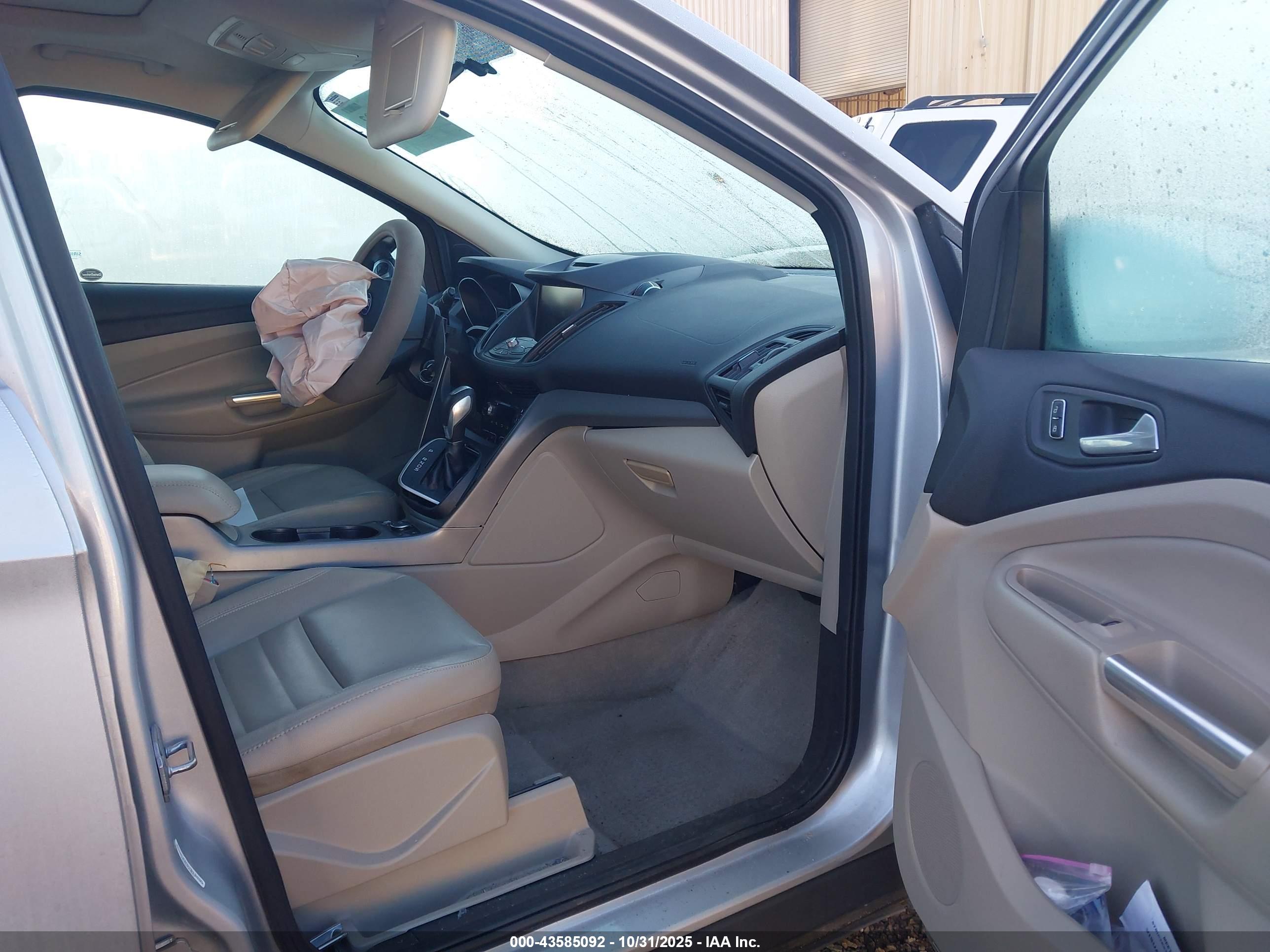 FORD ESCAPE image 5