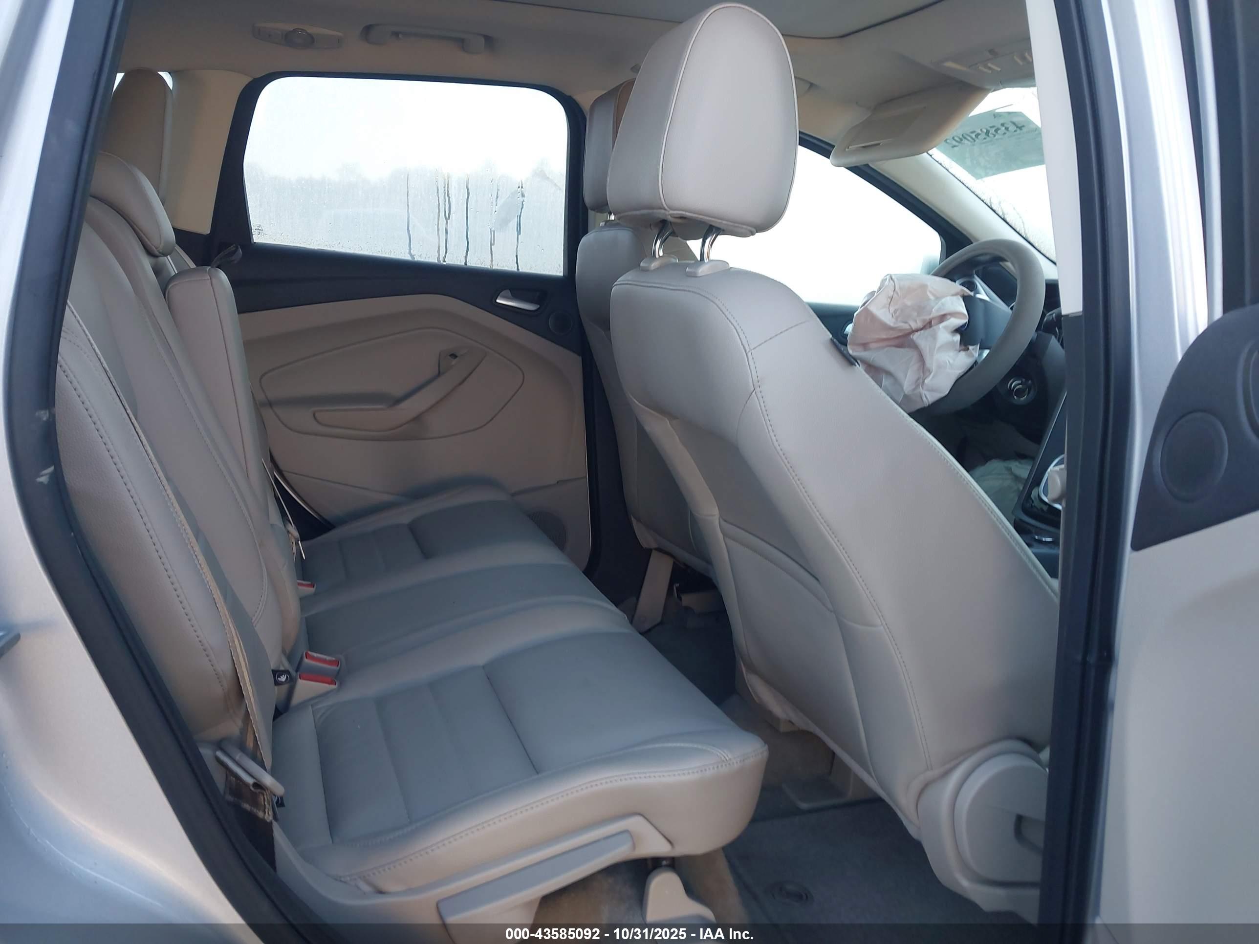 FORD ESCAPE image 8