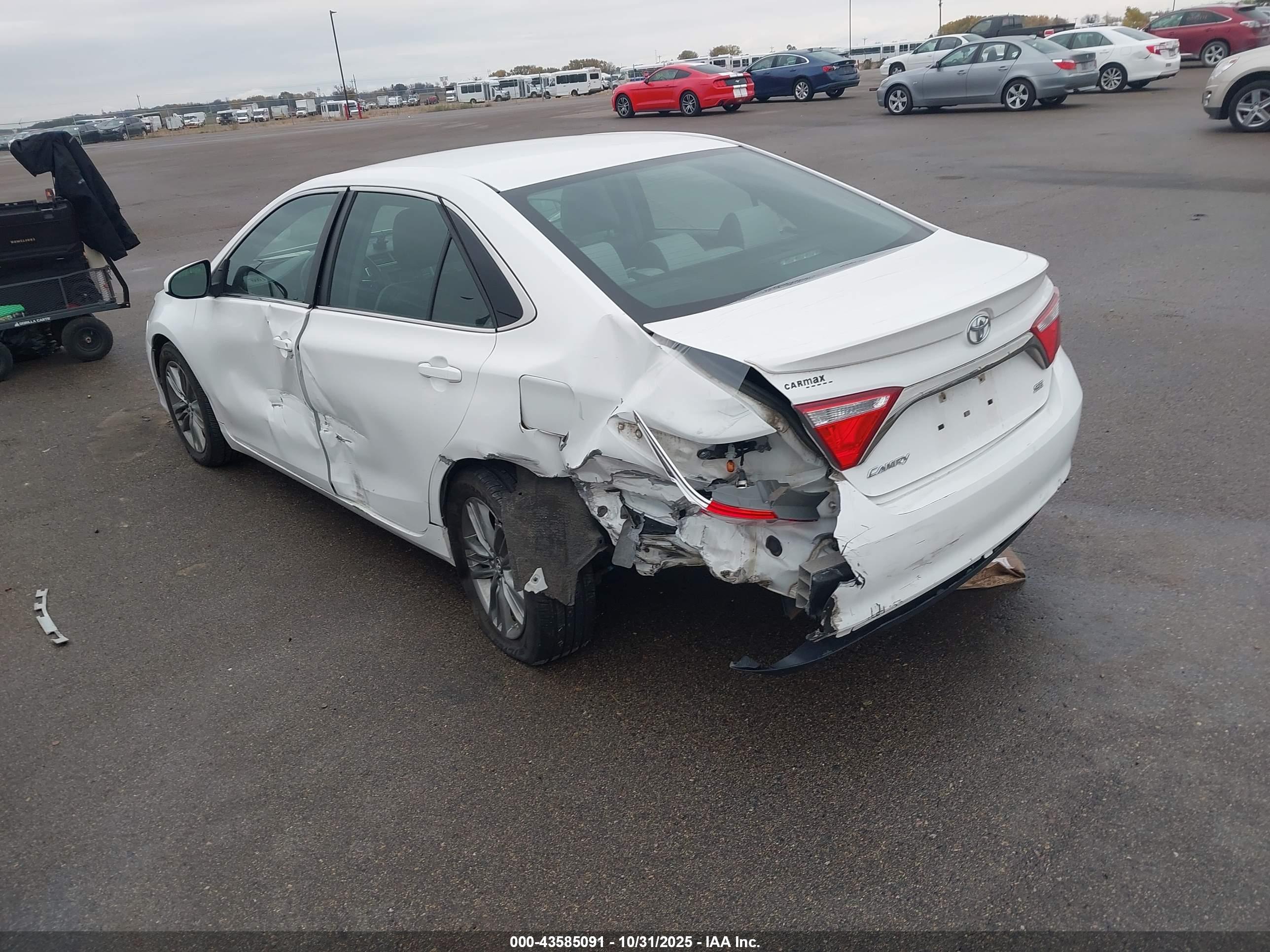TOYOTA CAMRY image 3