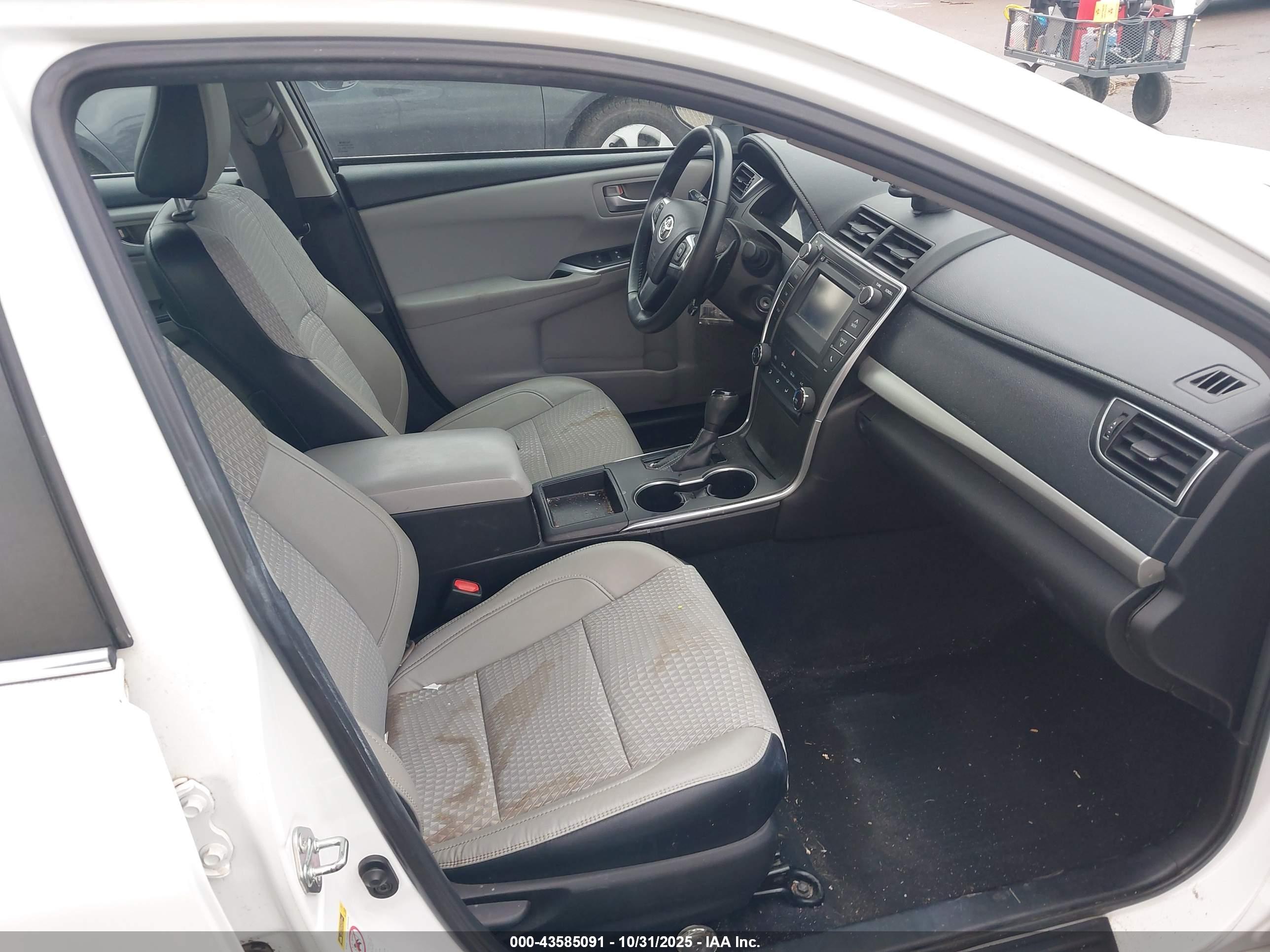 TOYOTA CAMRY image 5