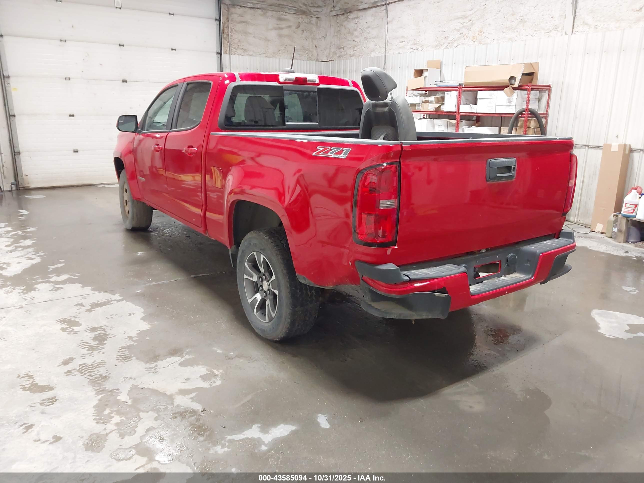 CHEVROLET COLORADO image 3